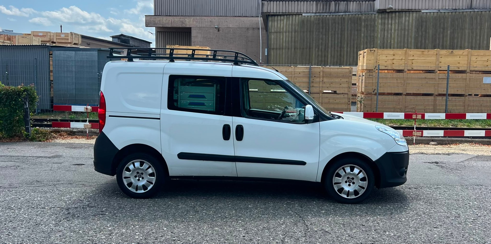 FIAT Doblò 1.4 Natural Power Cargo Swiss *Frisch ab MFK*-image-1