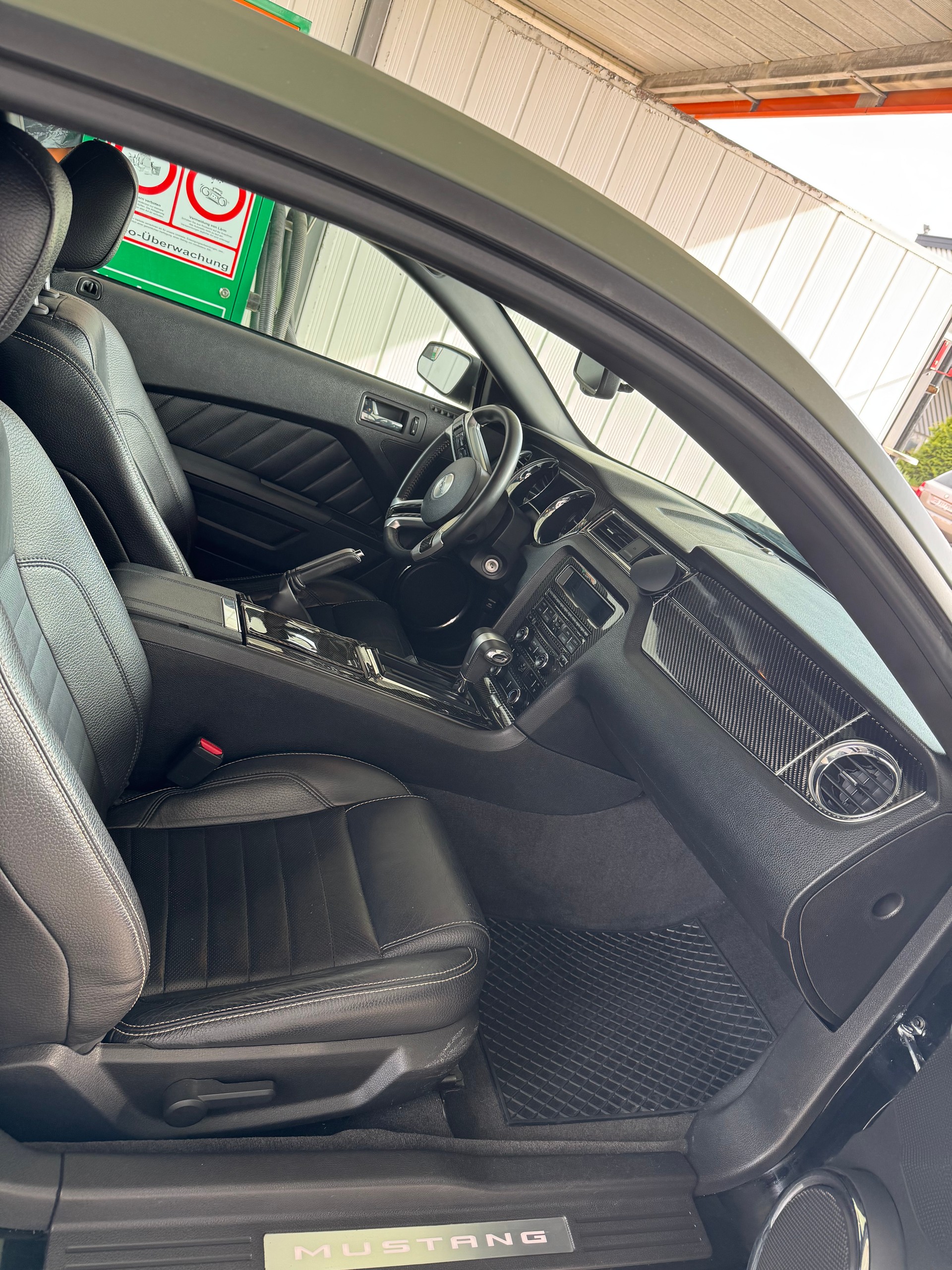 FORD MUSTANG-image-4
