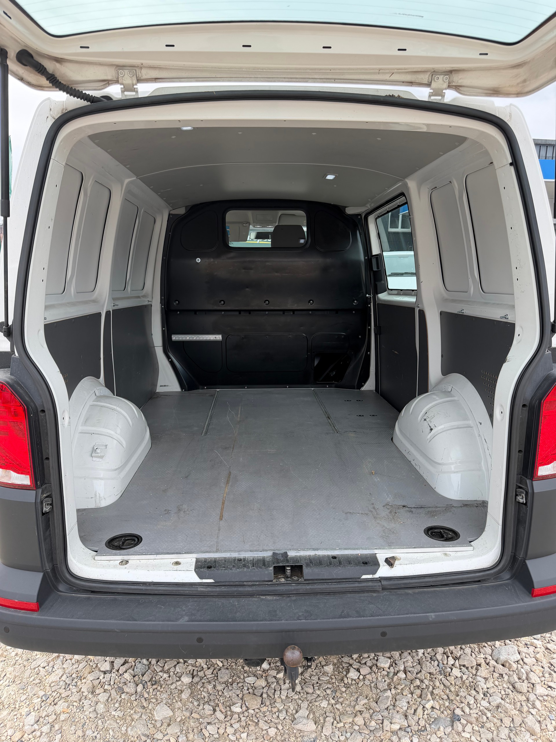 VW T6.1 2.0 TDI-image-8