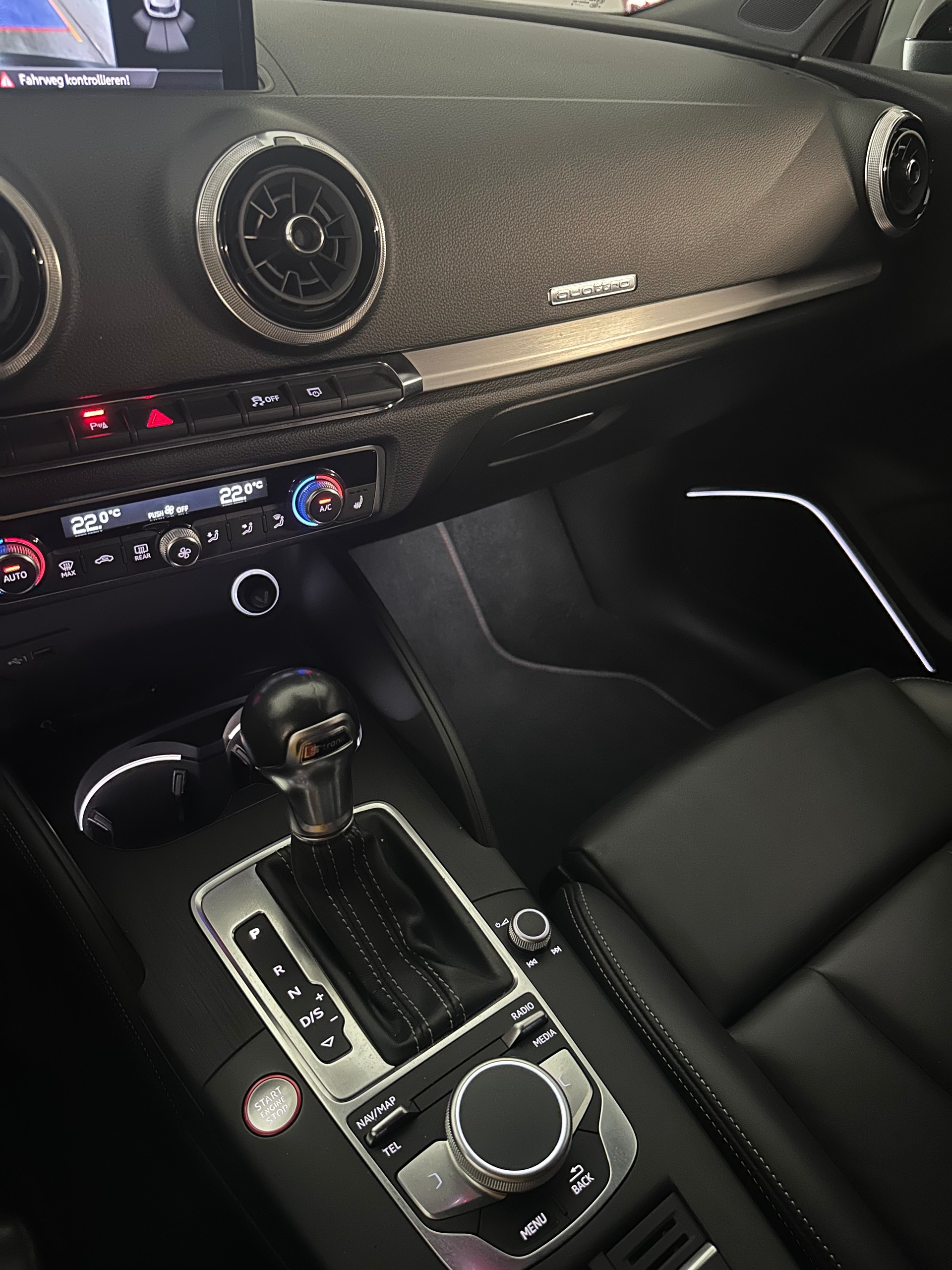AUDI 2.0 T FSI quattro S-Tronic-image-9