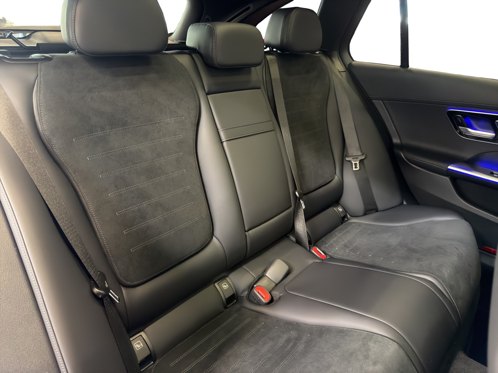 MERCEDES-BENZ C 220 d T 4 M Swiss Star-image-13