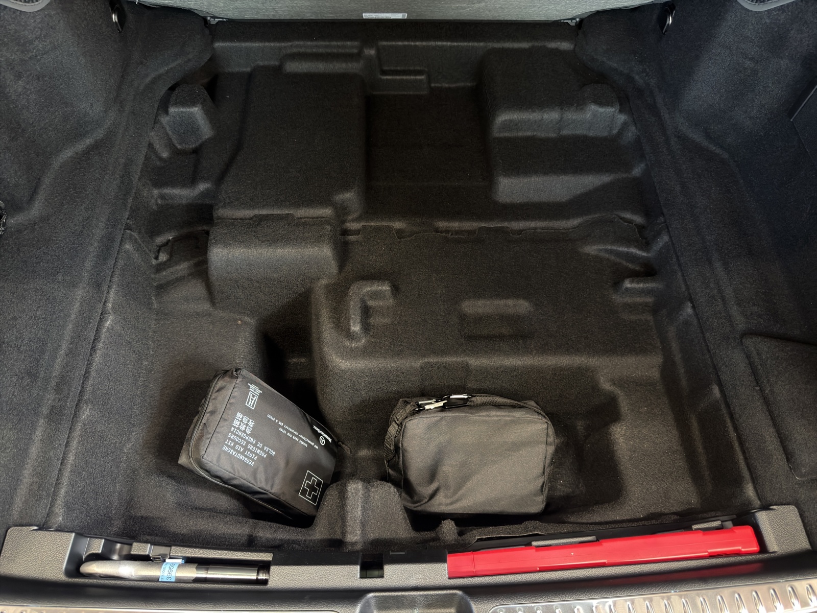 MERCEDES-BENZ C 220 d T 4 M Swiss Star-image-18