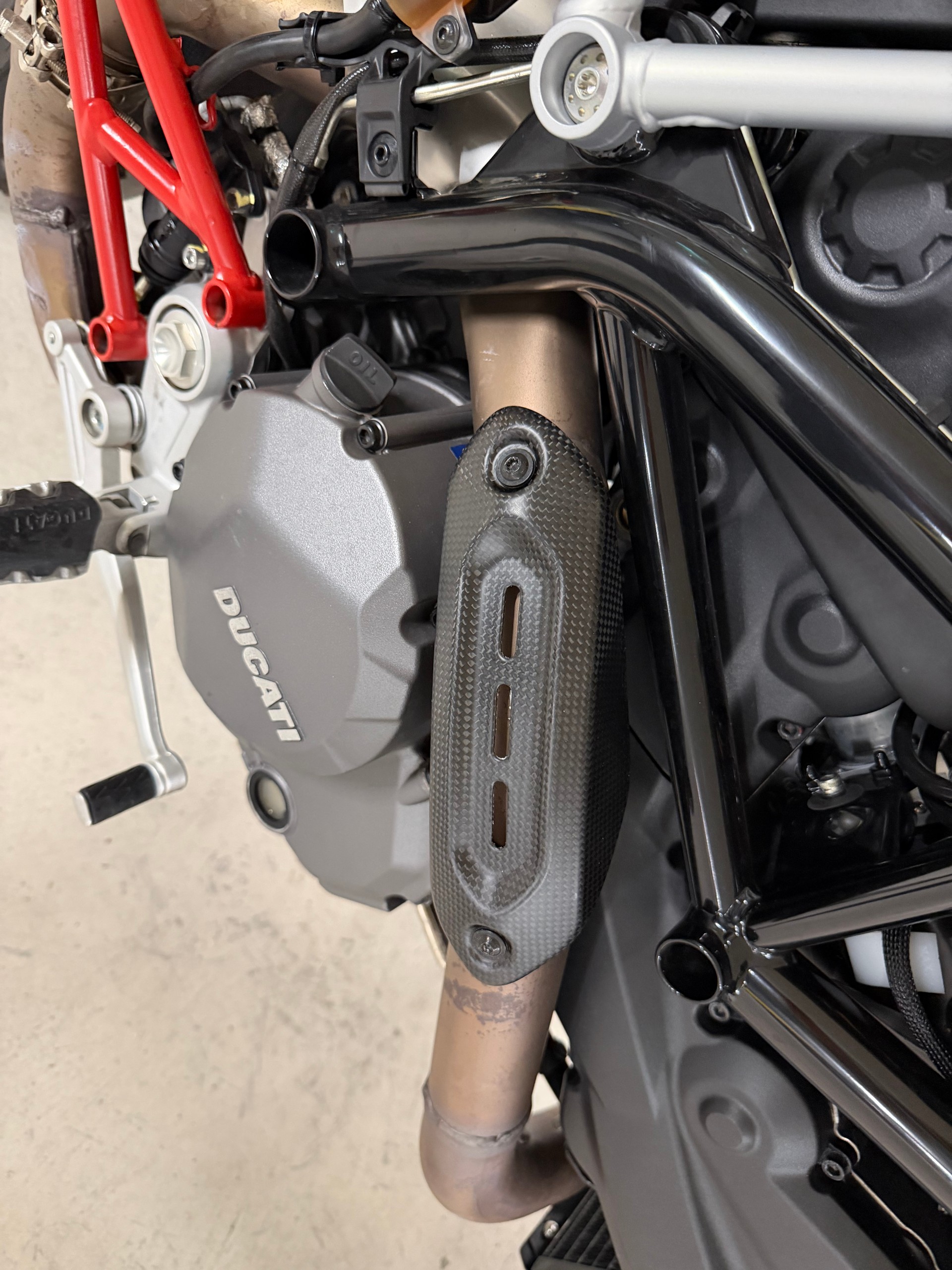 DUCATI Hypermotard 950 RVE (35kW)-image-2