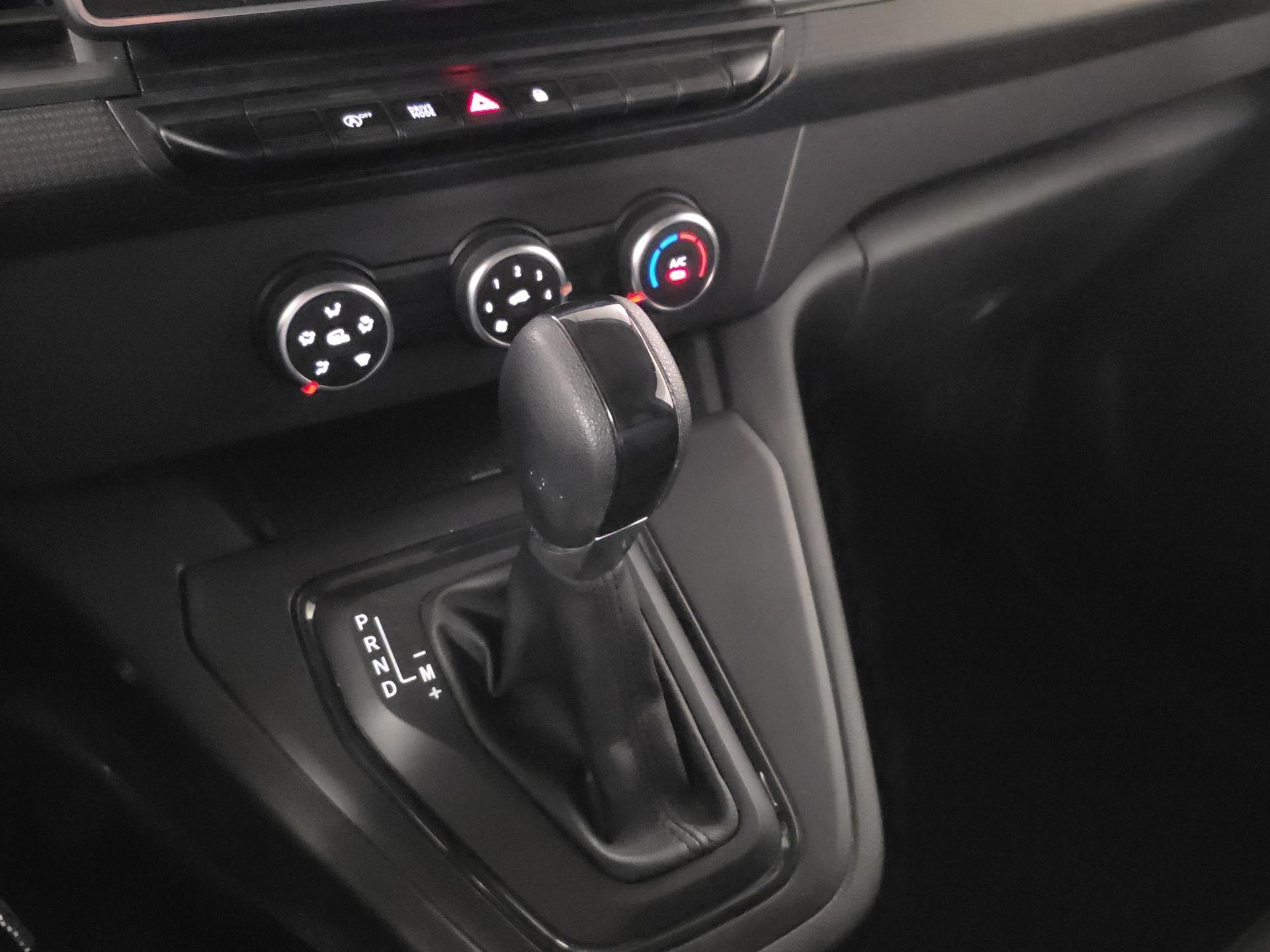 RENAULT Kangoo Van 1.3TCe Standard L2 130 PF Extra EDC-image-21