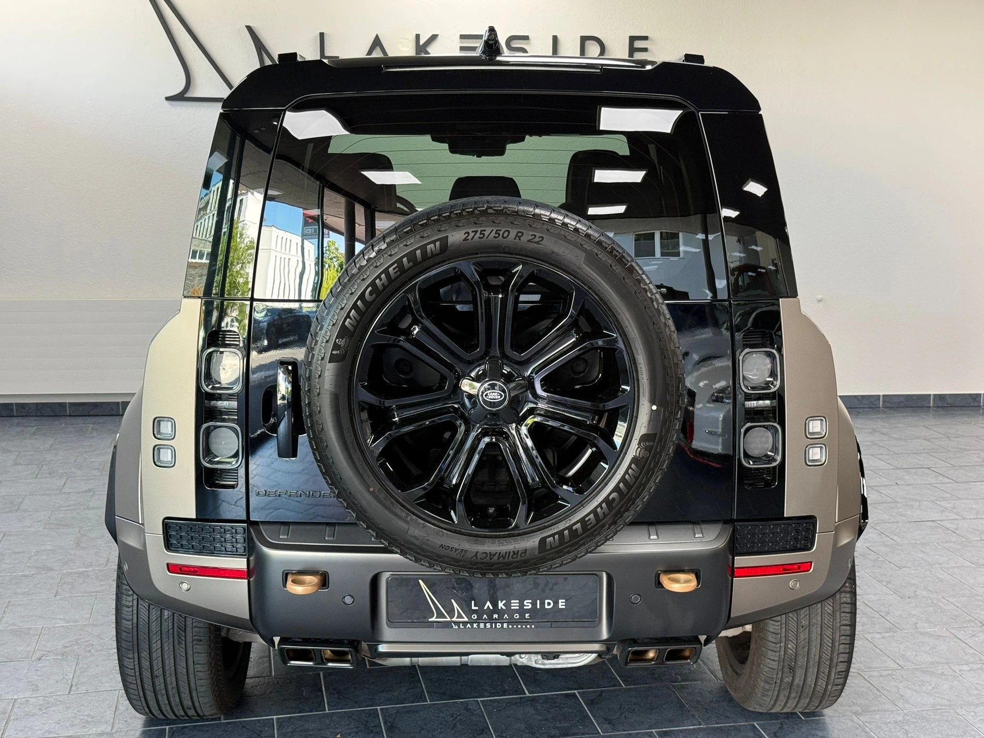 LAND ROVER Defender 110 635 V8 4.4 Octa AT8-image-4