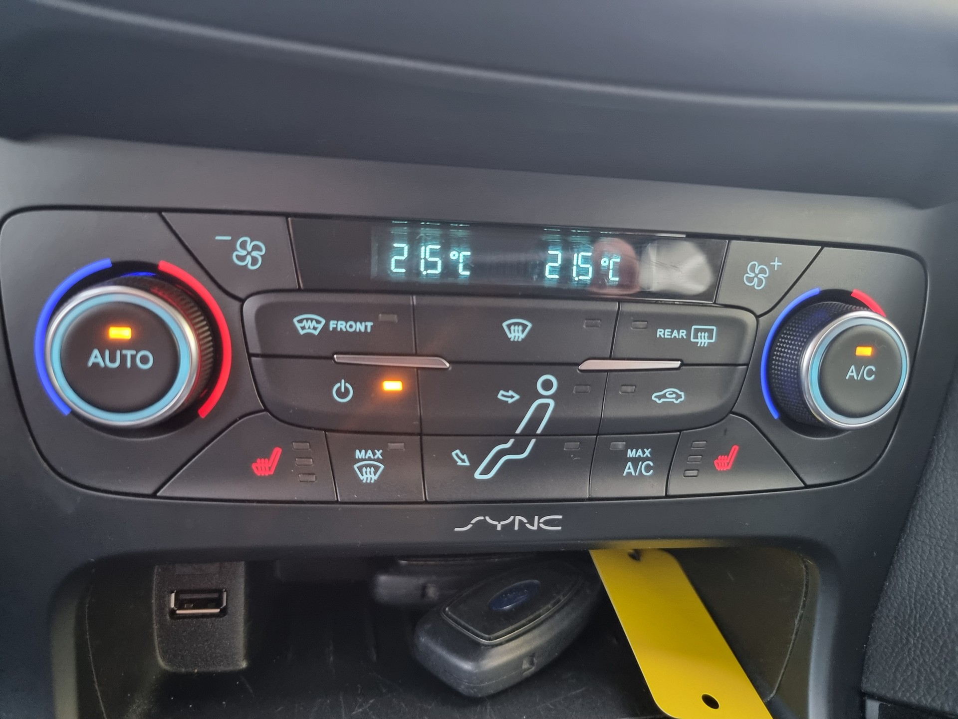 FORD Focus 1.5 TDCi Titanium-image-6