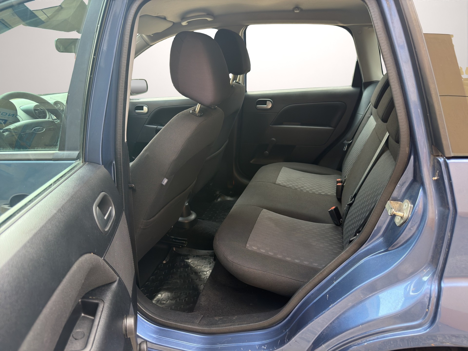 FORD Fiesta 1.4 16V Trend-image-11