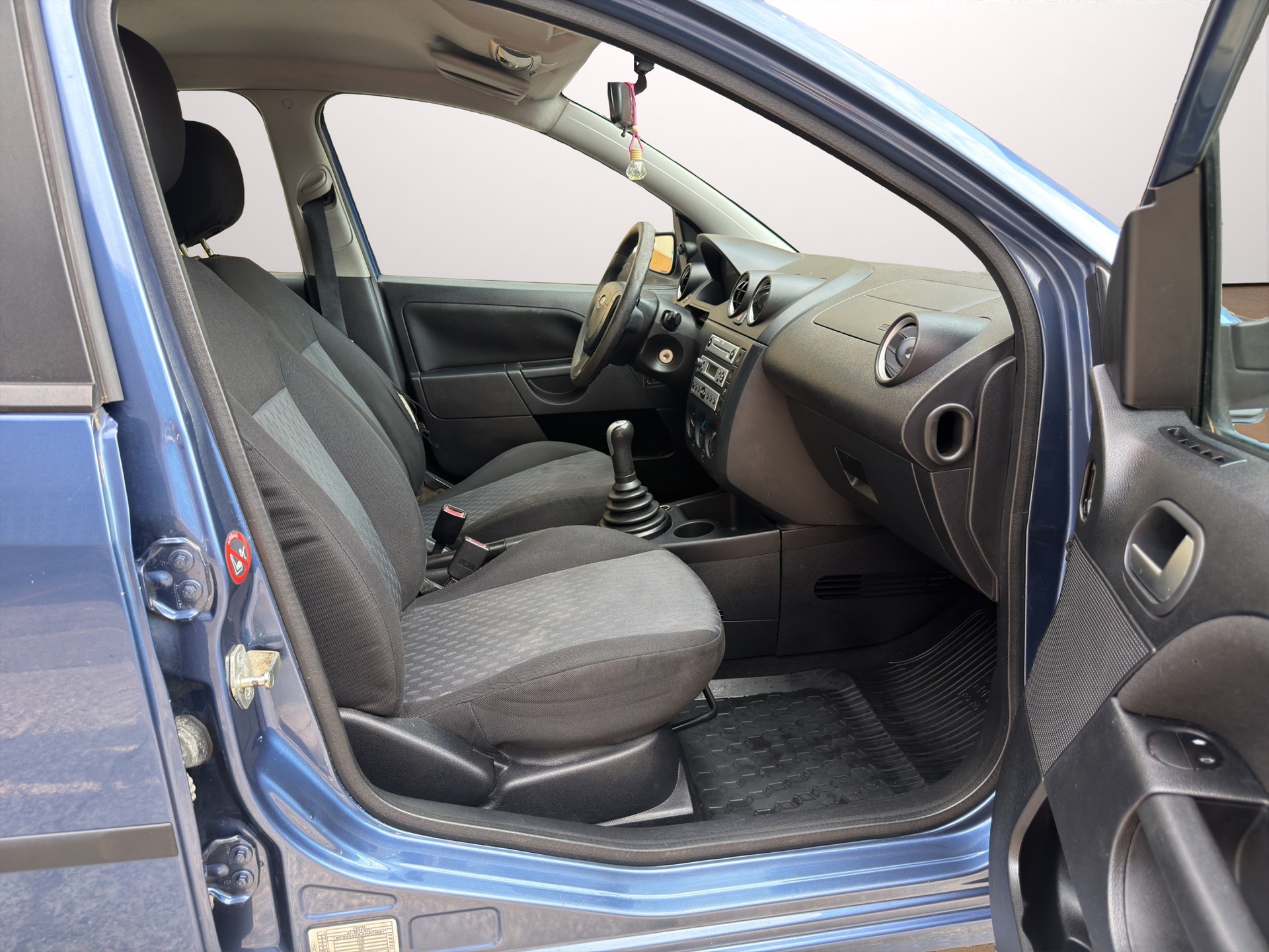 FORD Fiesta 1.4 16V Trend-image-13