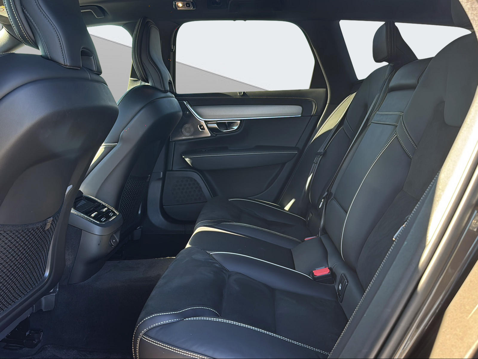 VOLVO V90 2.0 B6 R-Design AWD-image-13