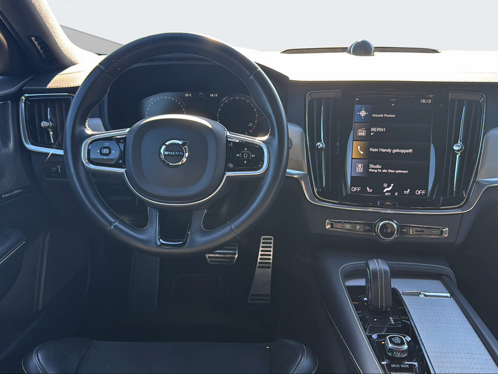 VOLVO V90 2.0 B6 R-Design AWD-image-12