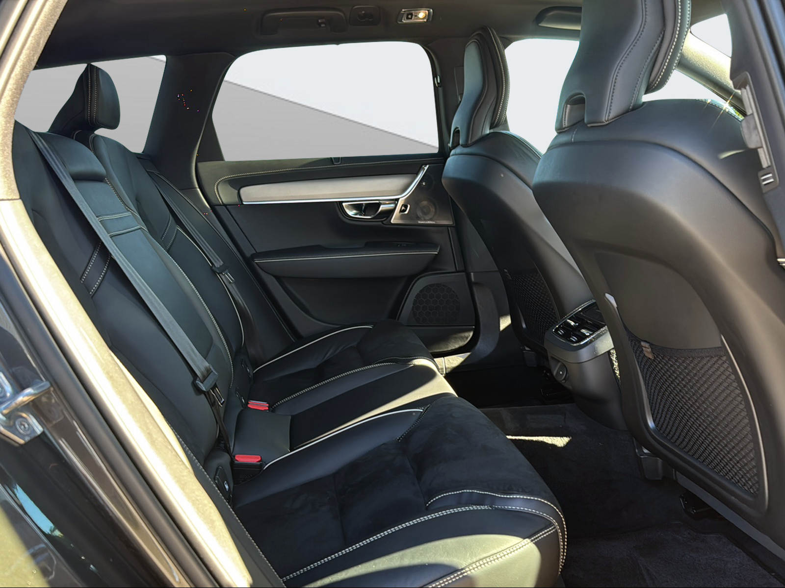 VOLVO V90 2.0 B6 R-Design AWD-image-10