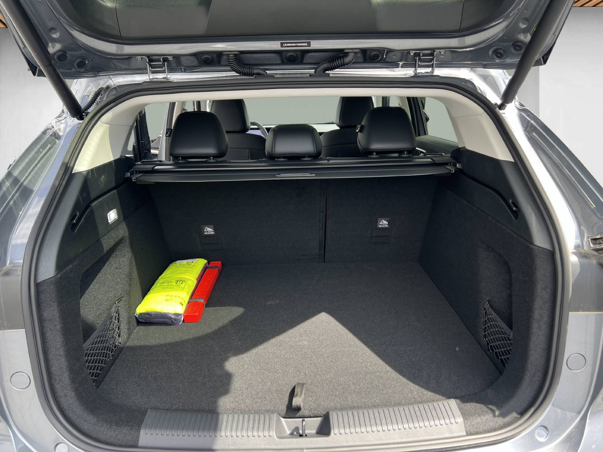 MG HS 1.5 Hybrid Luxury-image-9
