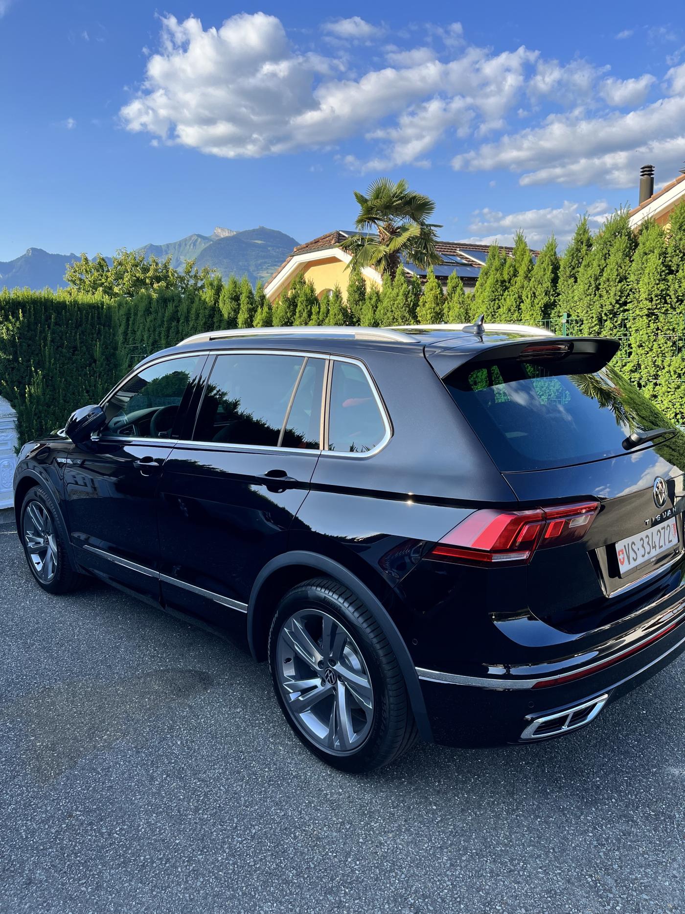 VW Tiguan 1.5TSI Evo R-Line DSG-showroom-element-2