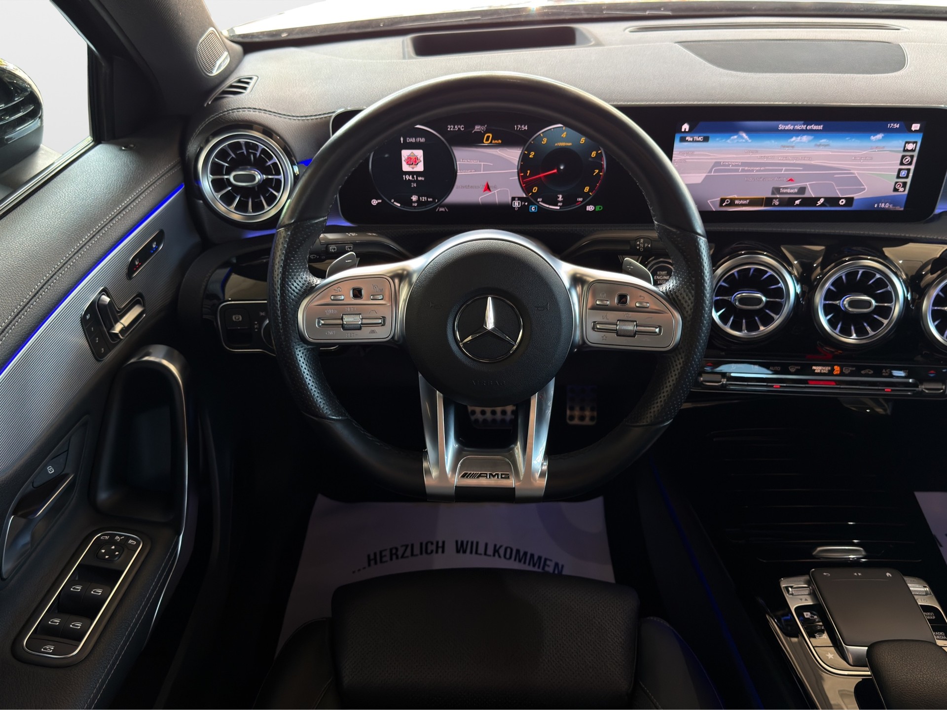 MERCEDES-BENZ A 250 4Matic AMG Line 4Matic 7G-DCT*Ab MFK,1 Jahr oder 20'000km Garantie*-image-11