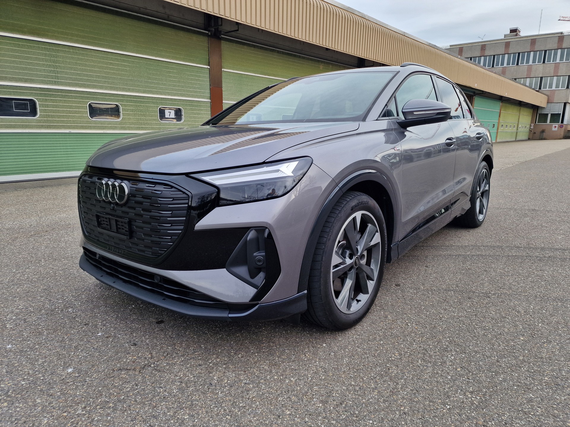 AUDI Q4 e-tron 40-image-0