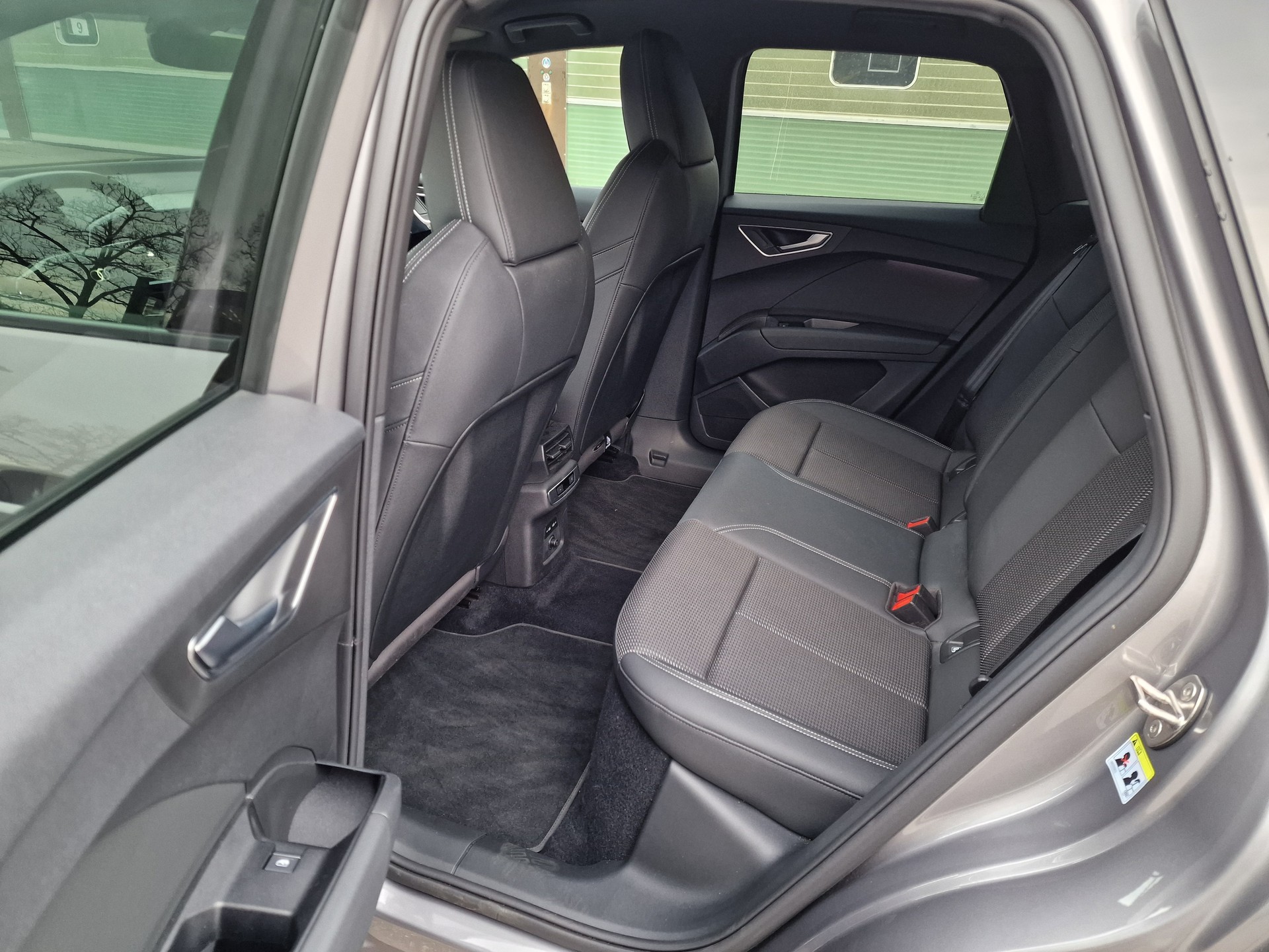 AUDI Q4 e-tron 40-image-10