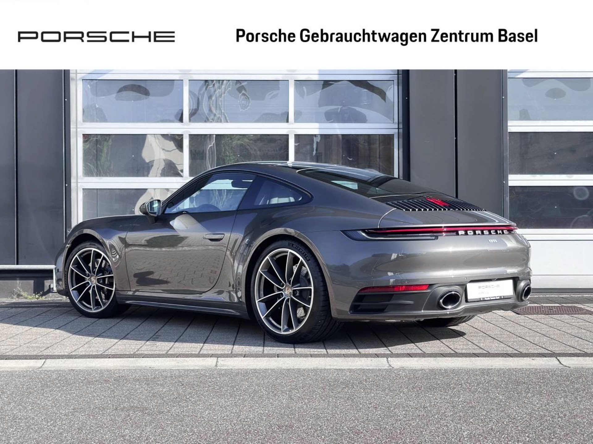 PORSCHE 911 Carrera 4S-image-2