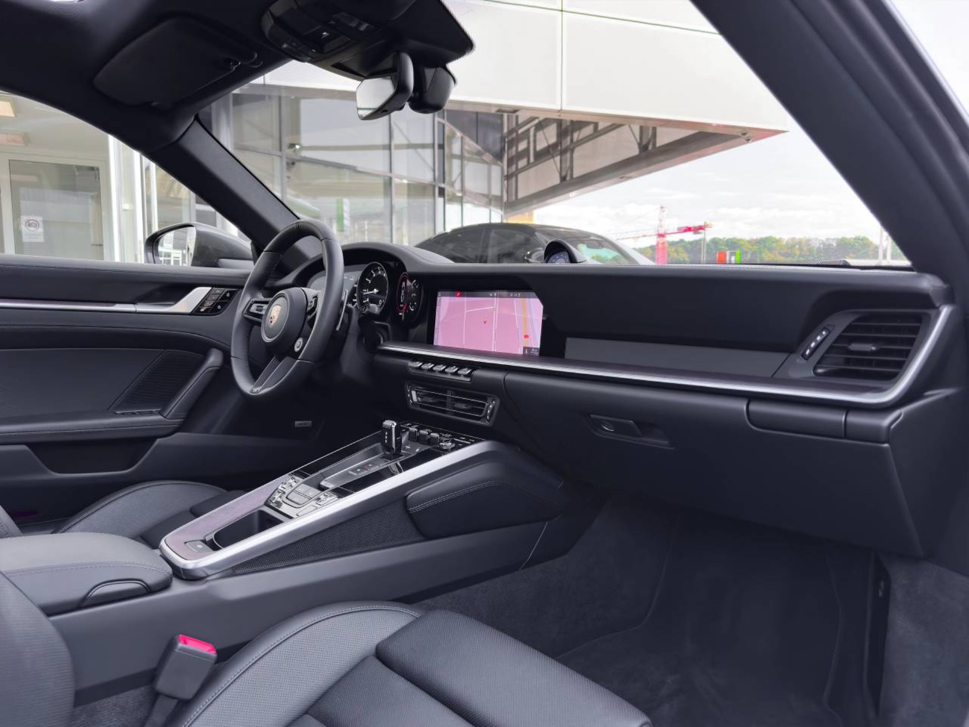 PORSCHE 911 Carrera 4S-image-25