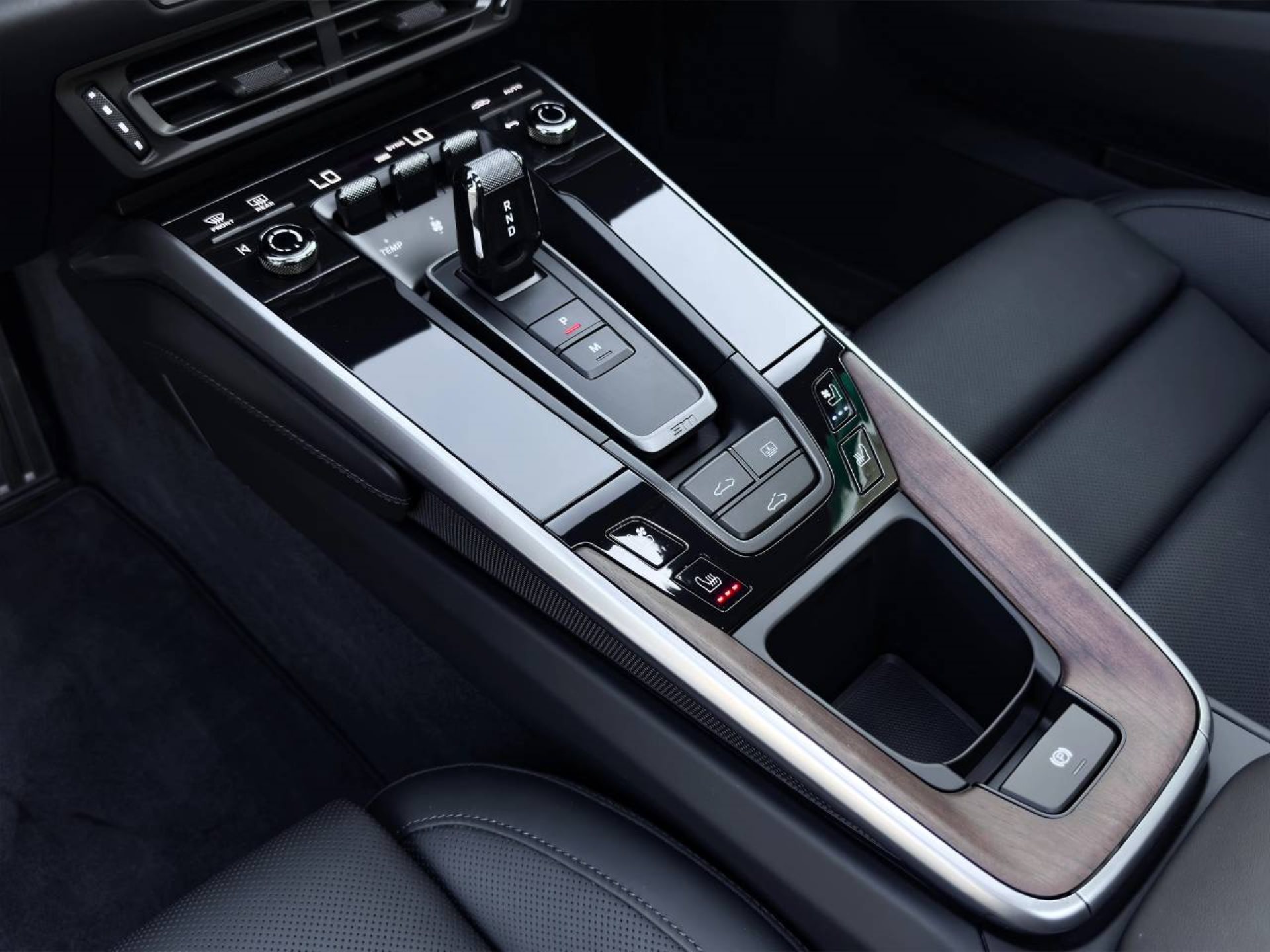 PORSCHE 911 Carrera 4S-image-20