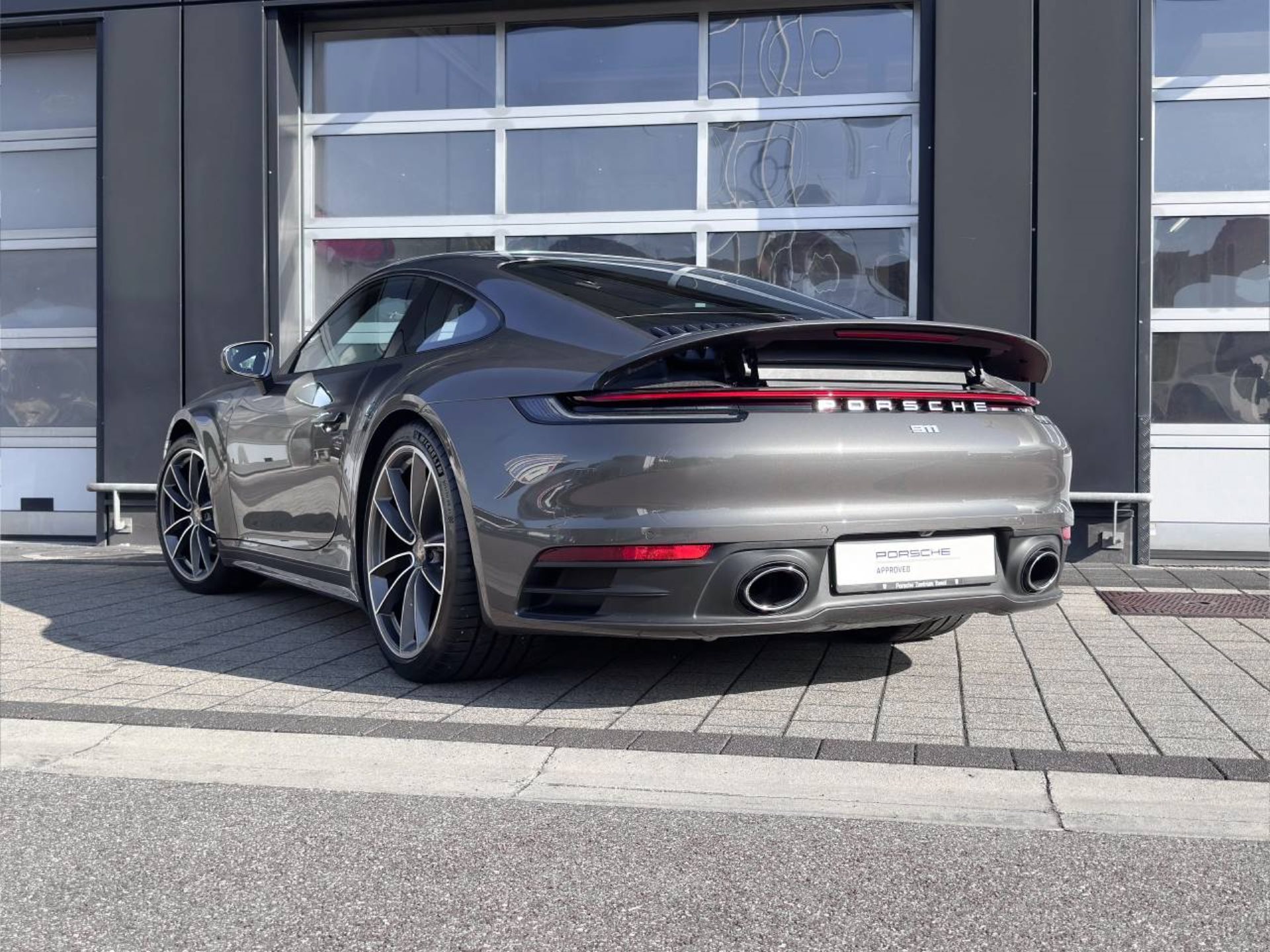 PORSCHE 911 Carrera 4S-image-11