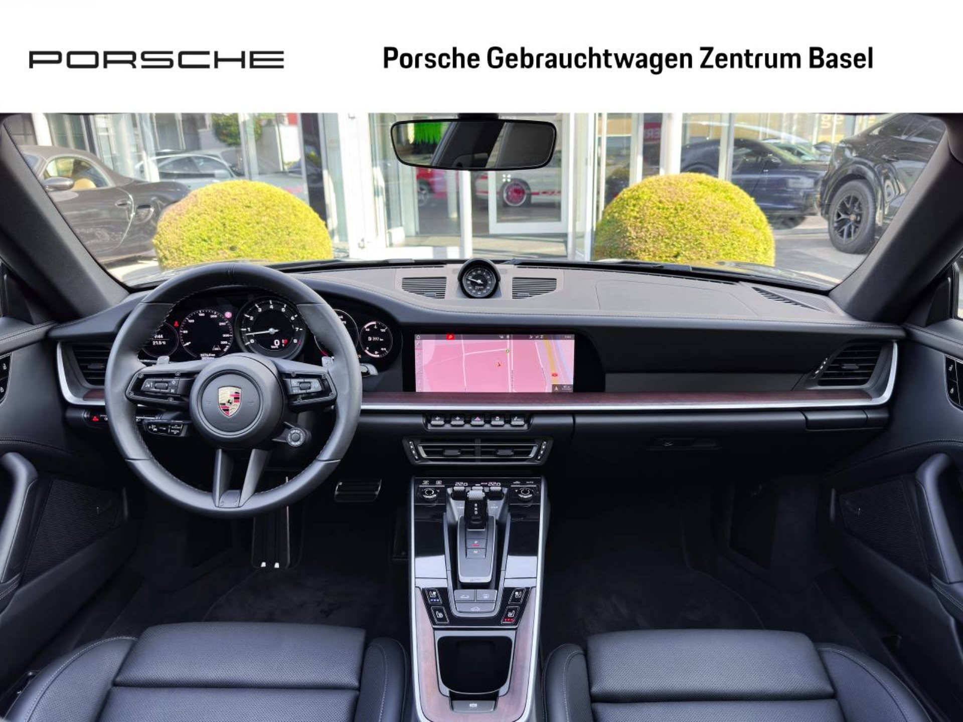 PORSCHE 911 Carrera 4S-image-16
