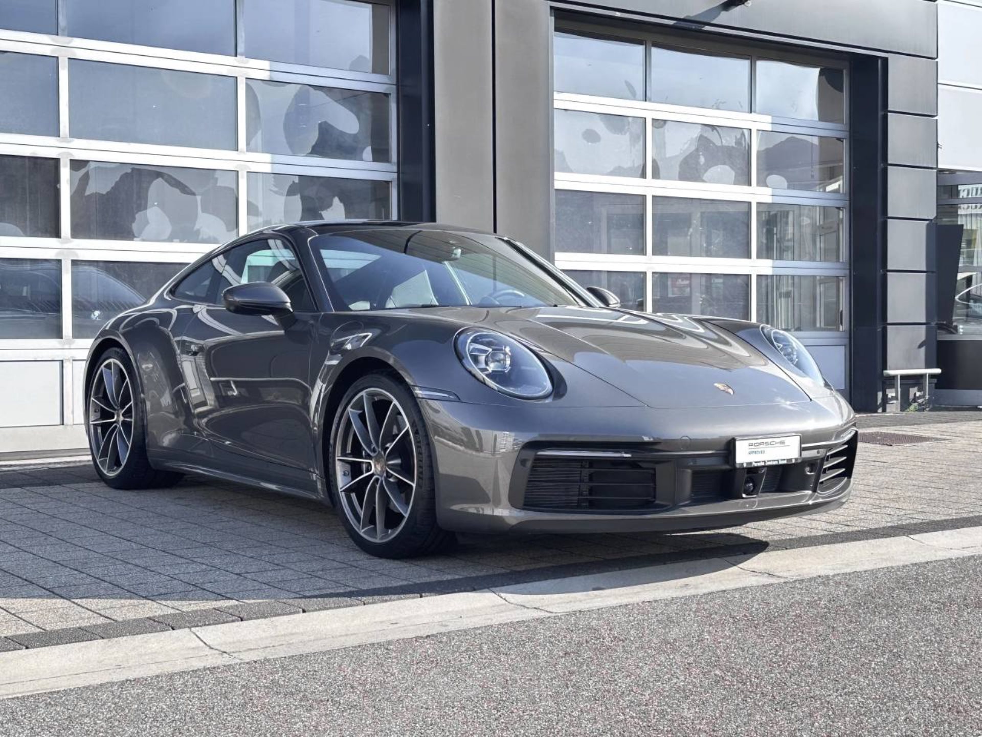 PORSCHE 911 Carrera 4S-image-13
