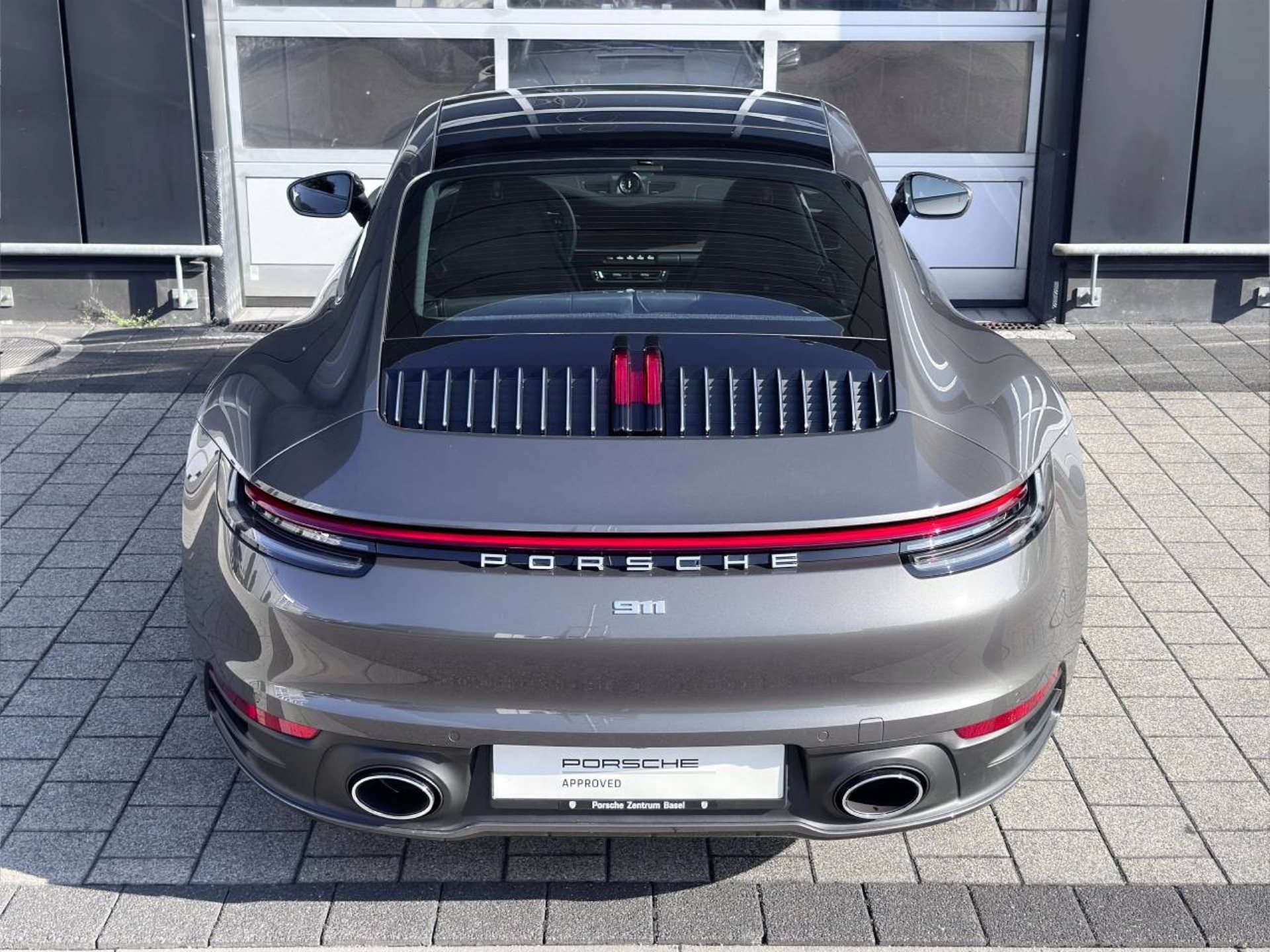 PORSCHE 911 Carrera 4S-image-12