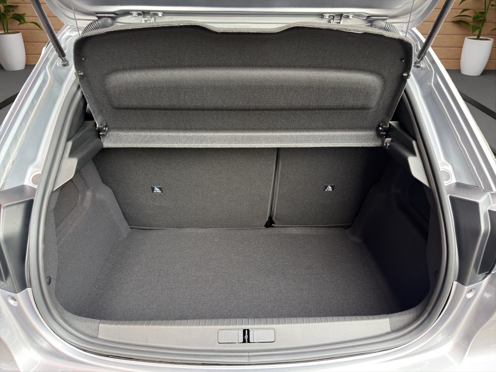 PEUGEOT 208 NEW 1.2 MHEV 145 GT Exclusive-image-8