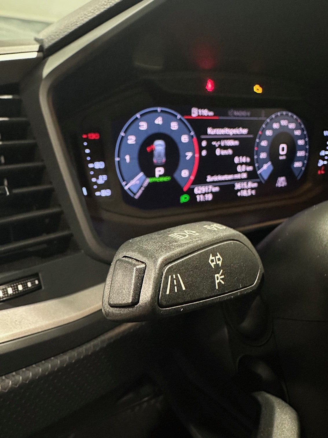 AUDI A1 Sportback 40 TFSI S Line S-tronic-image-4