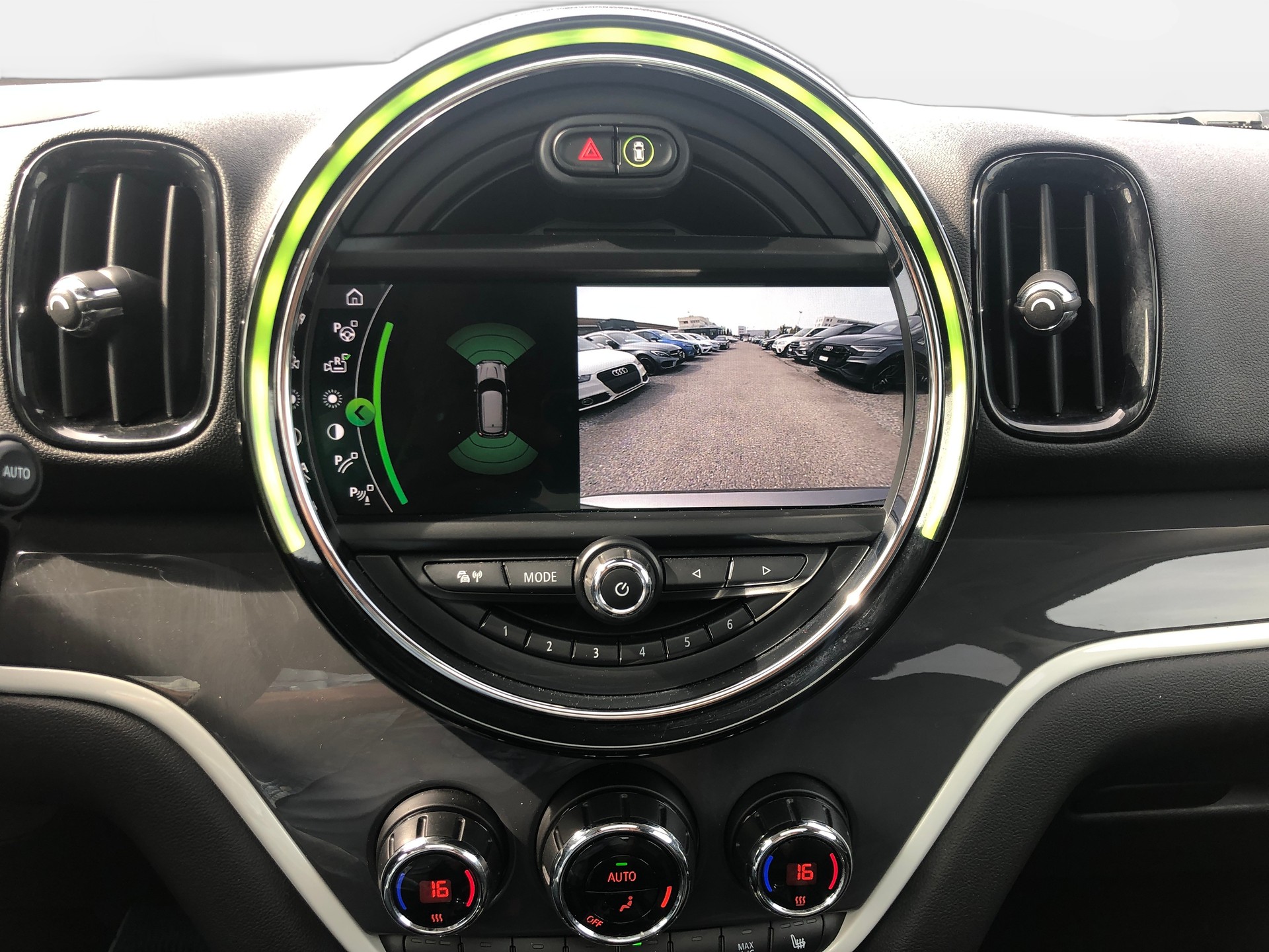 MINI Countryman Cooper S E ALL4 Steptronic-image-8