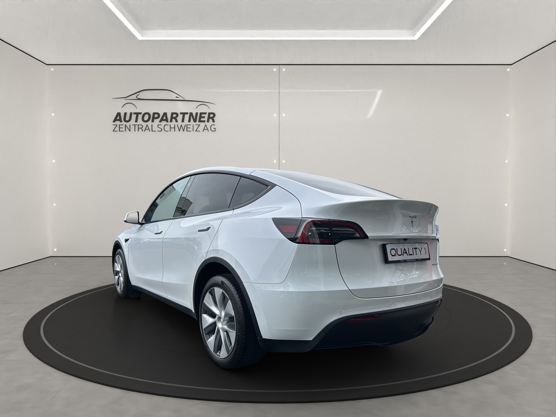 TESLA Model Y Long Range-image-2