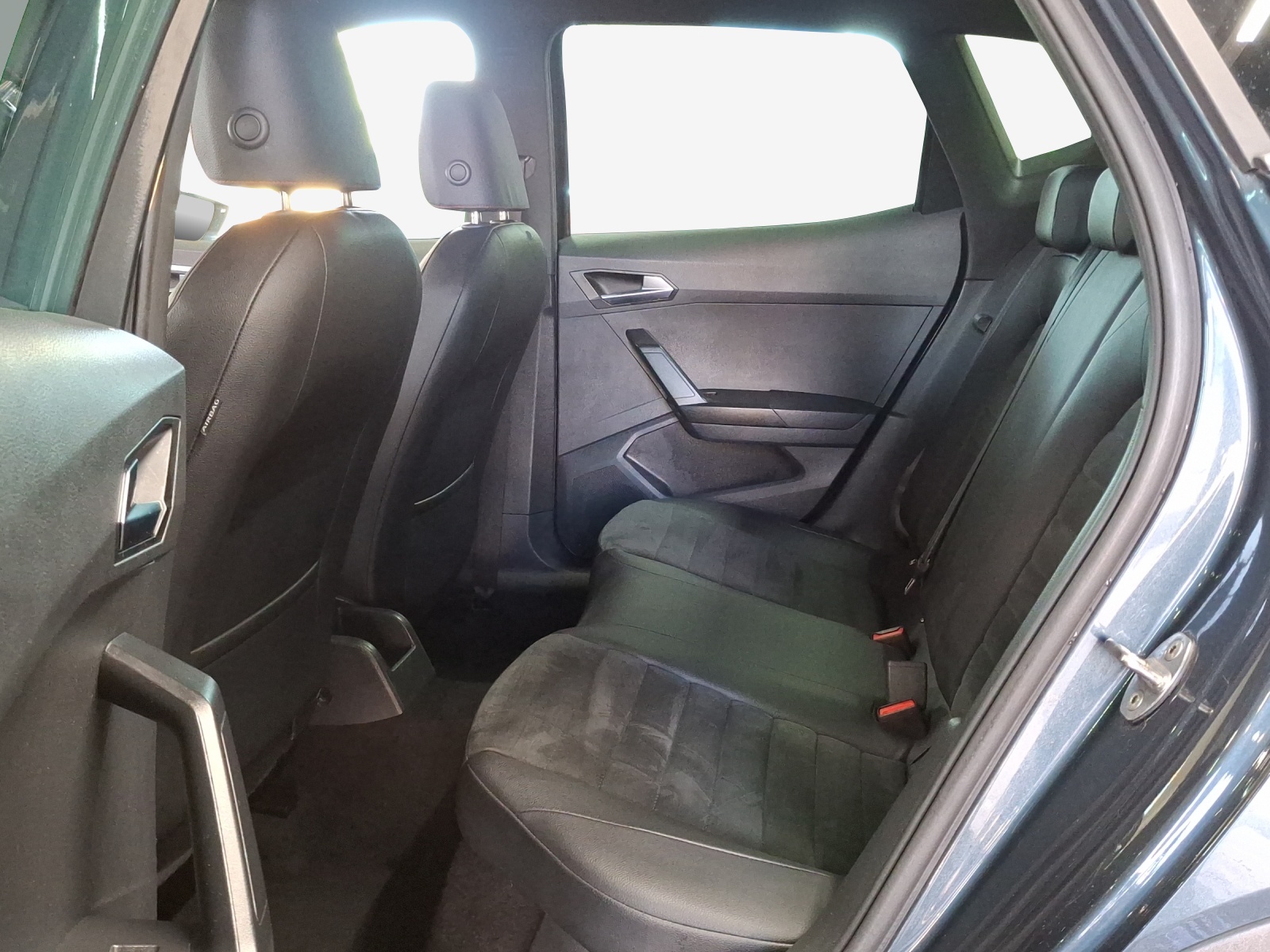 SEAT Arona 1.0 TSI Eco Hola FR DSG-image-11
