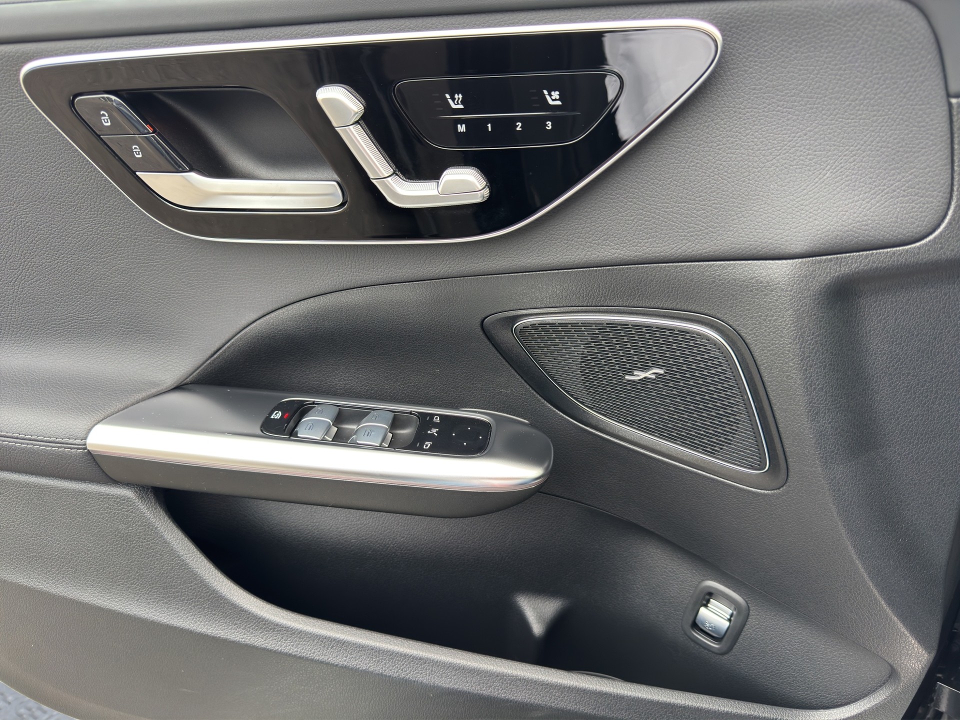 MERCEDES-BENZ C 43 AMG 4Matic-image-9
