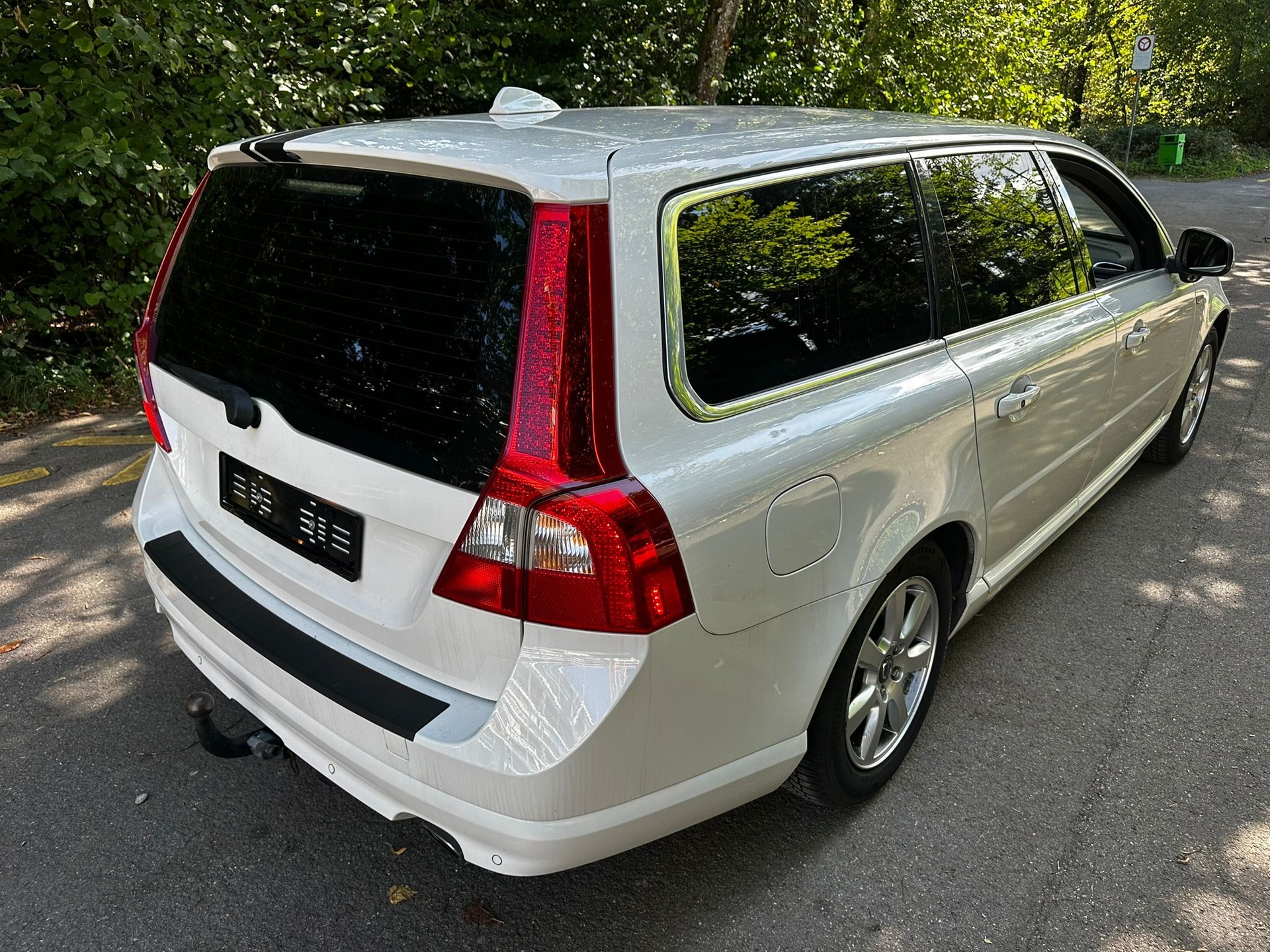 VOLVO V70 D5 AWD R-Design Geartronic-image-3
