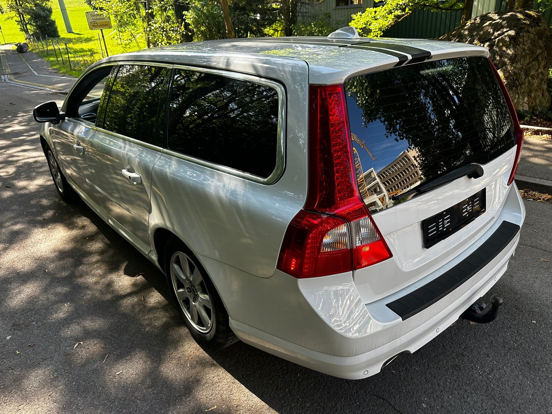 VOLVO V70 D5 AWD R-Design Geartronic-image-4