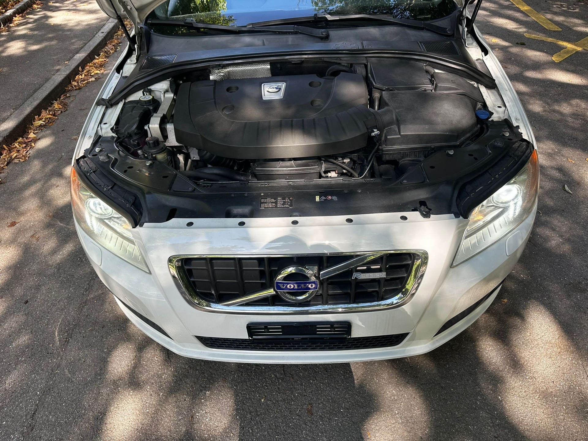 VOLVO V70 D5 AWD R-Design Geartronic-image-10