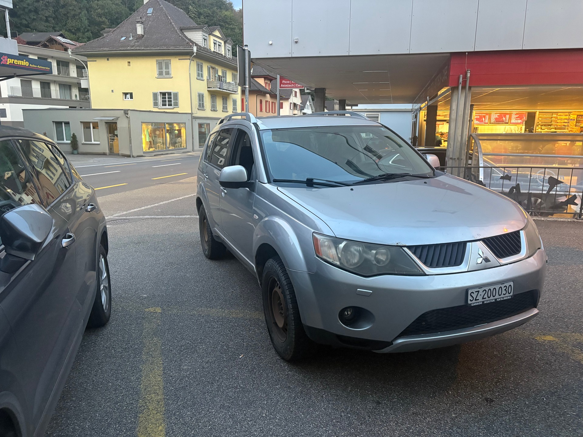 MITSUBISHI Outlander 2.0 DID Intense 4WD-image-6