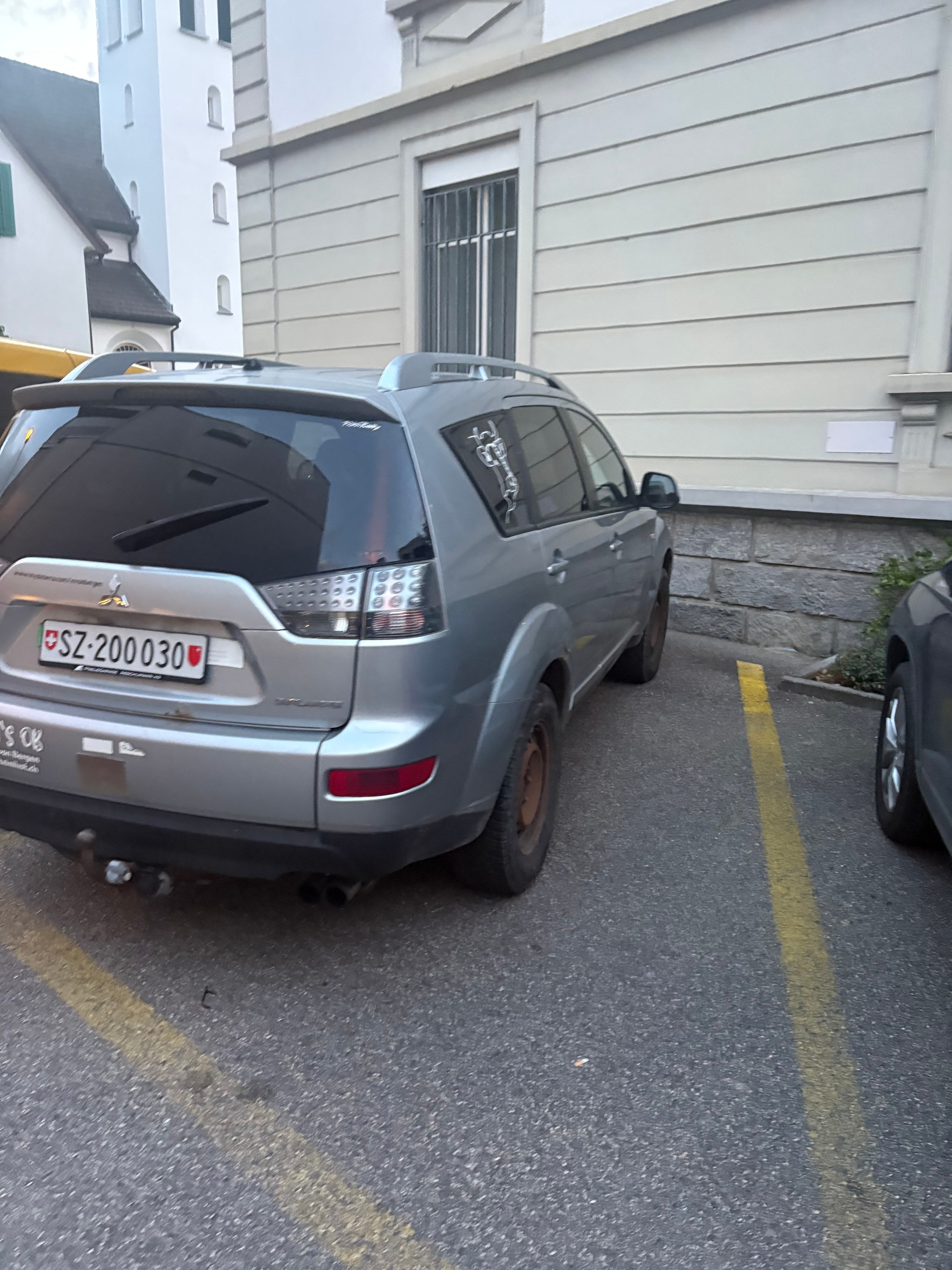 MITSUBISHI Outlander 2.0 DID Intense 4WD-image-7