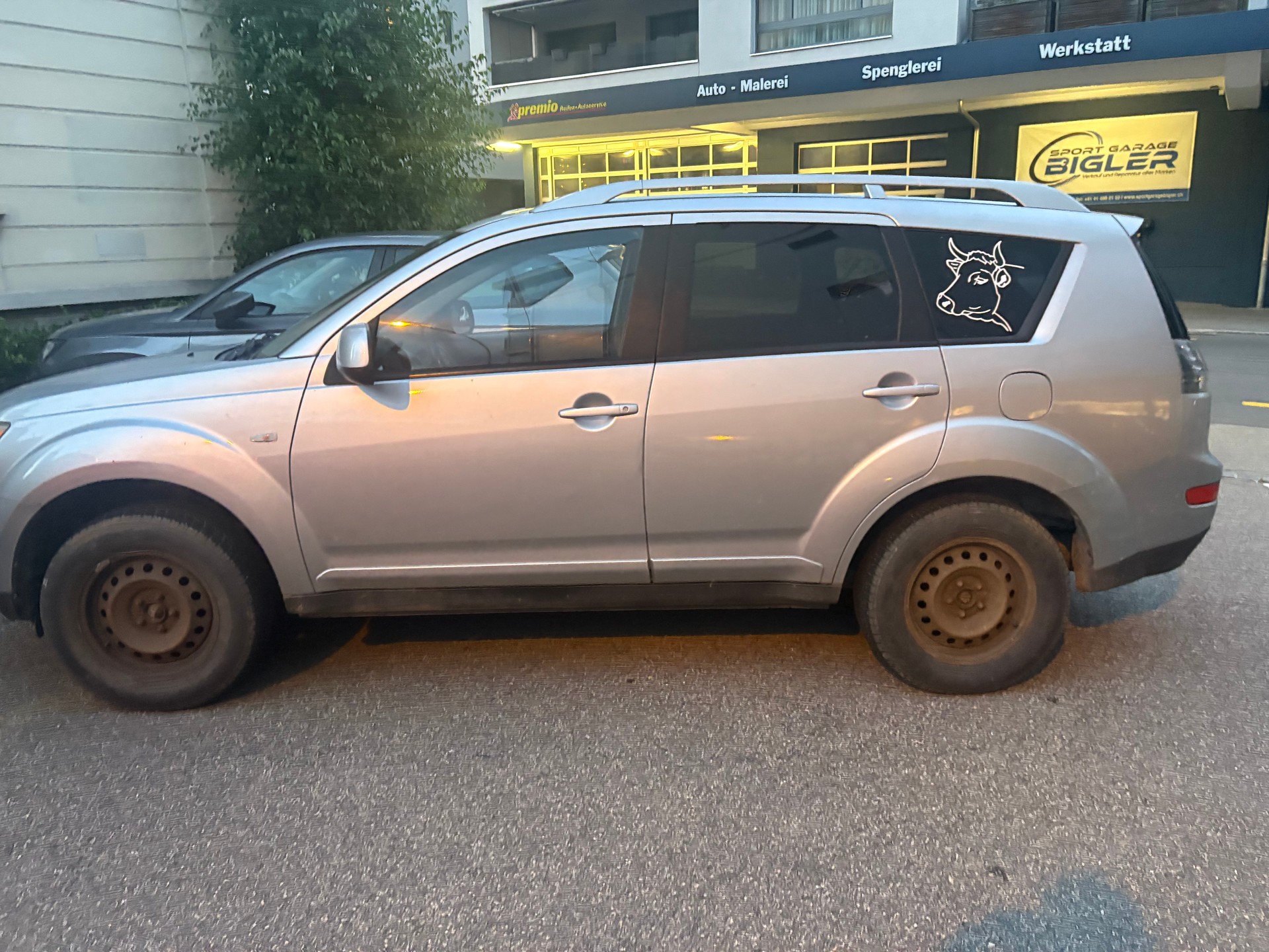 MITSUBISHI Outlander 2.0 DID Intense 4WD-image-2