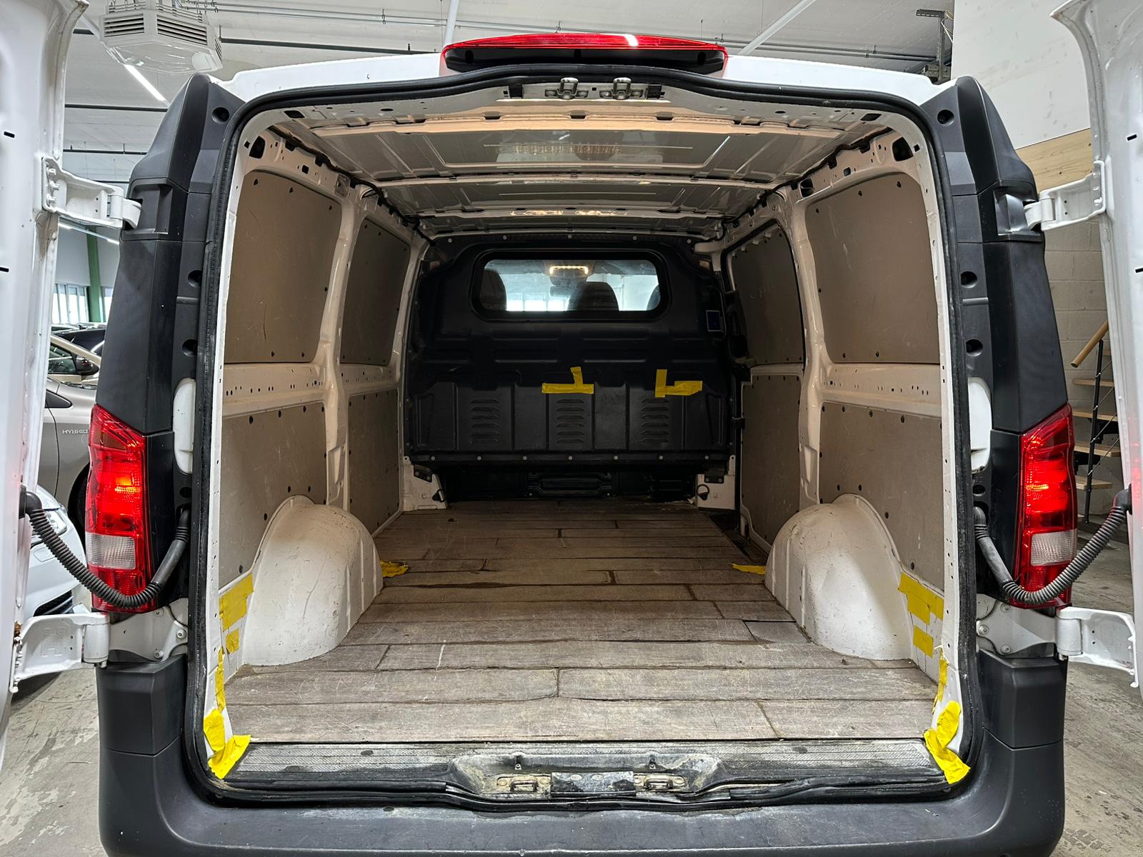 MERCEDES-BENZ Vito 110 CDI Worker Lang FWD-image-8