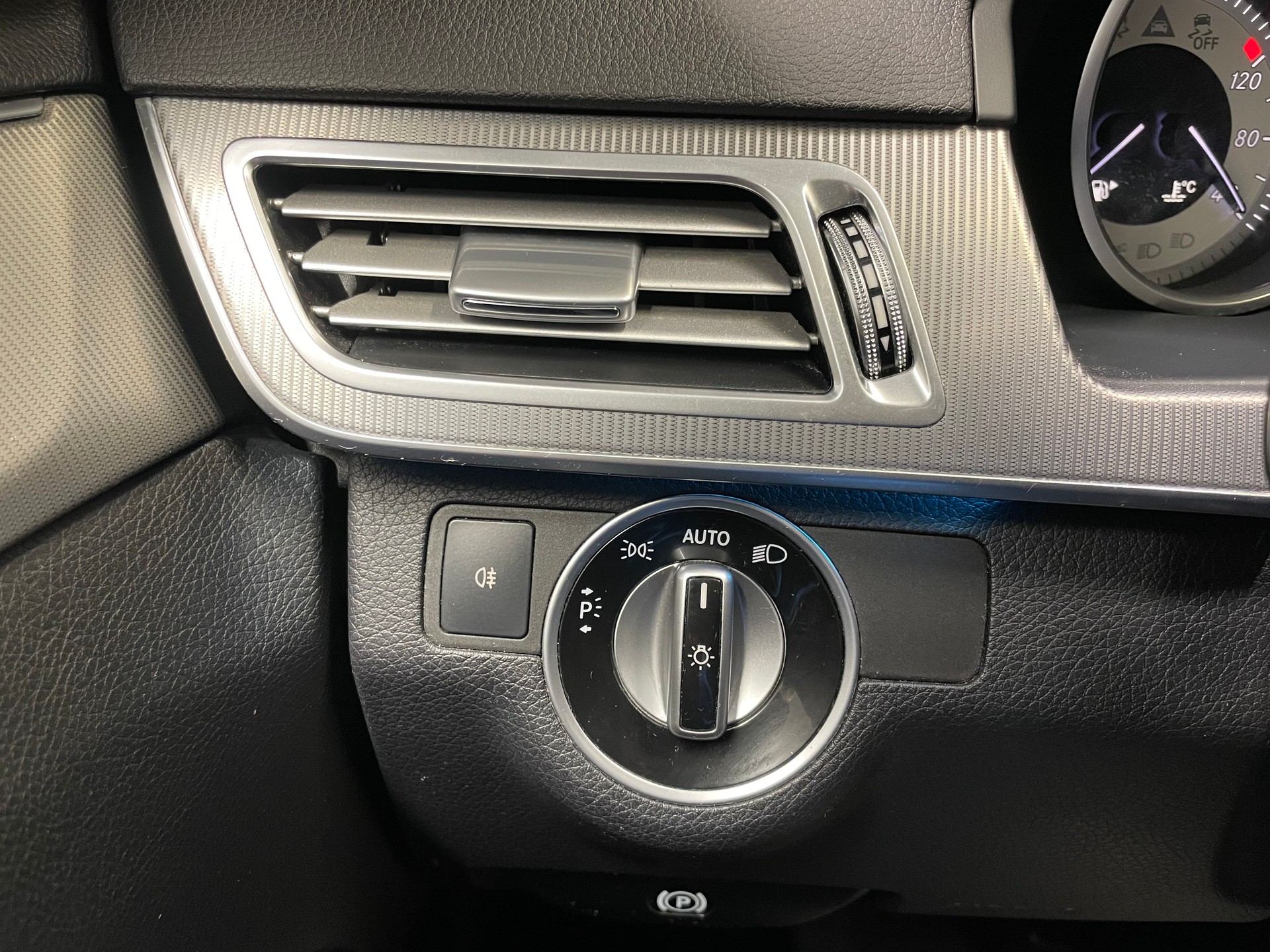 MERCEDES-BENZ E 200 CDI Elégance 7G-Tronic (10)-image-9