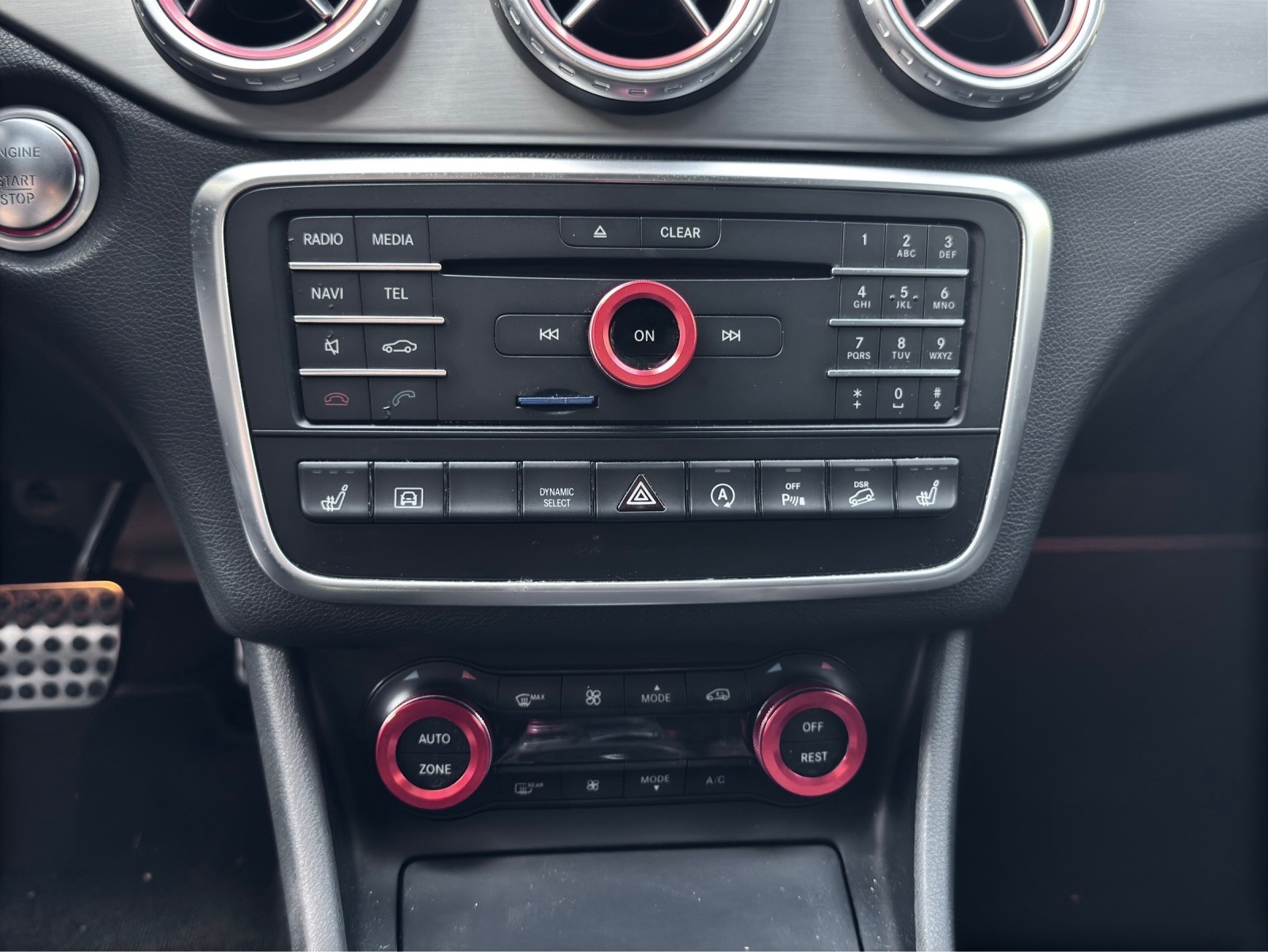 MERCEDES-BENZ GLA 250 AMG Line 4Matic 7G-DCT-image-17