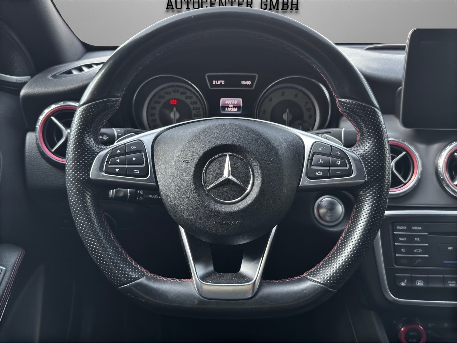 MERCEDES-BENZ GLA 250 AMG Line 4Matic 7G-DCT-image-9