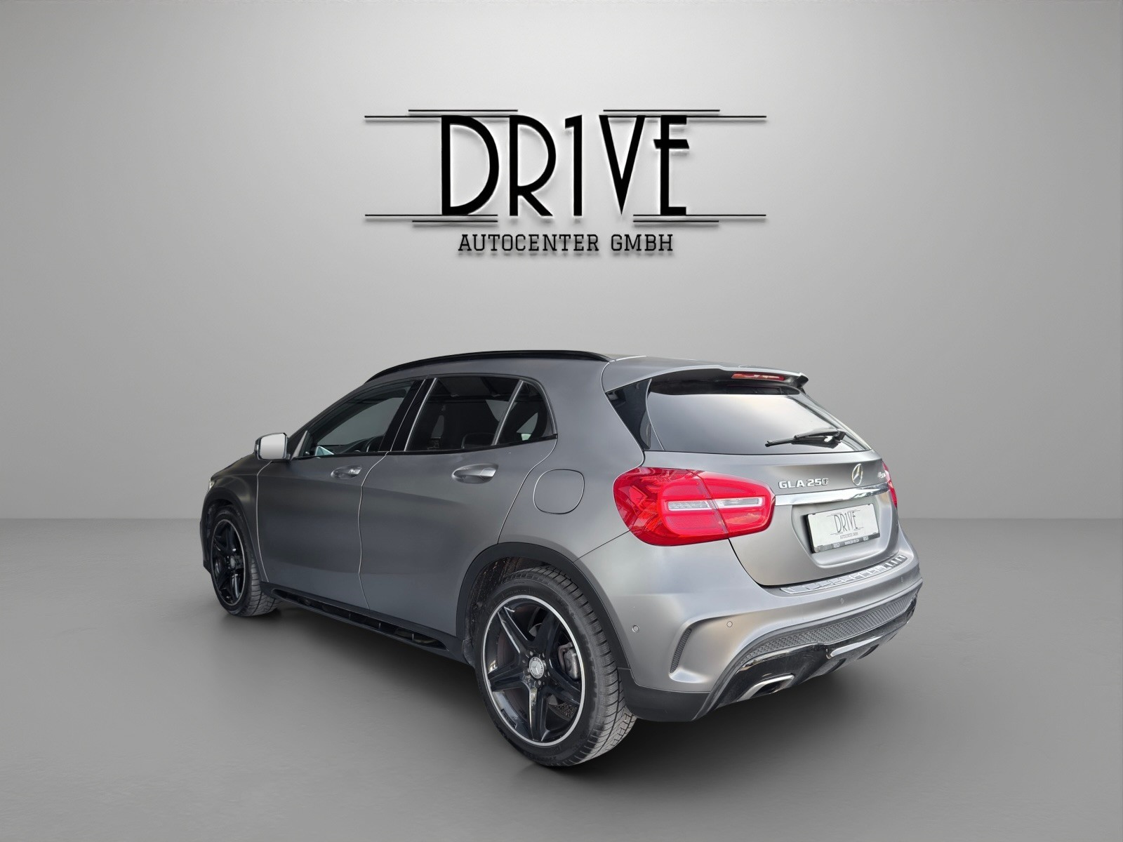 MERCEDES-BENZ GLA 250 AMG Line 4Matic 7G-DCT-image-6