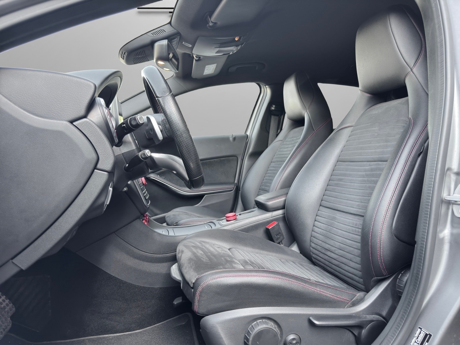 MERCEDES-BENZ GLA 250 AMG Line 4Matic 7G-DCT-image-7