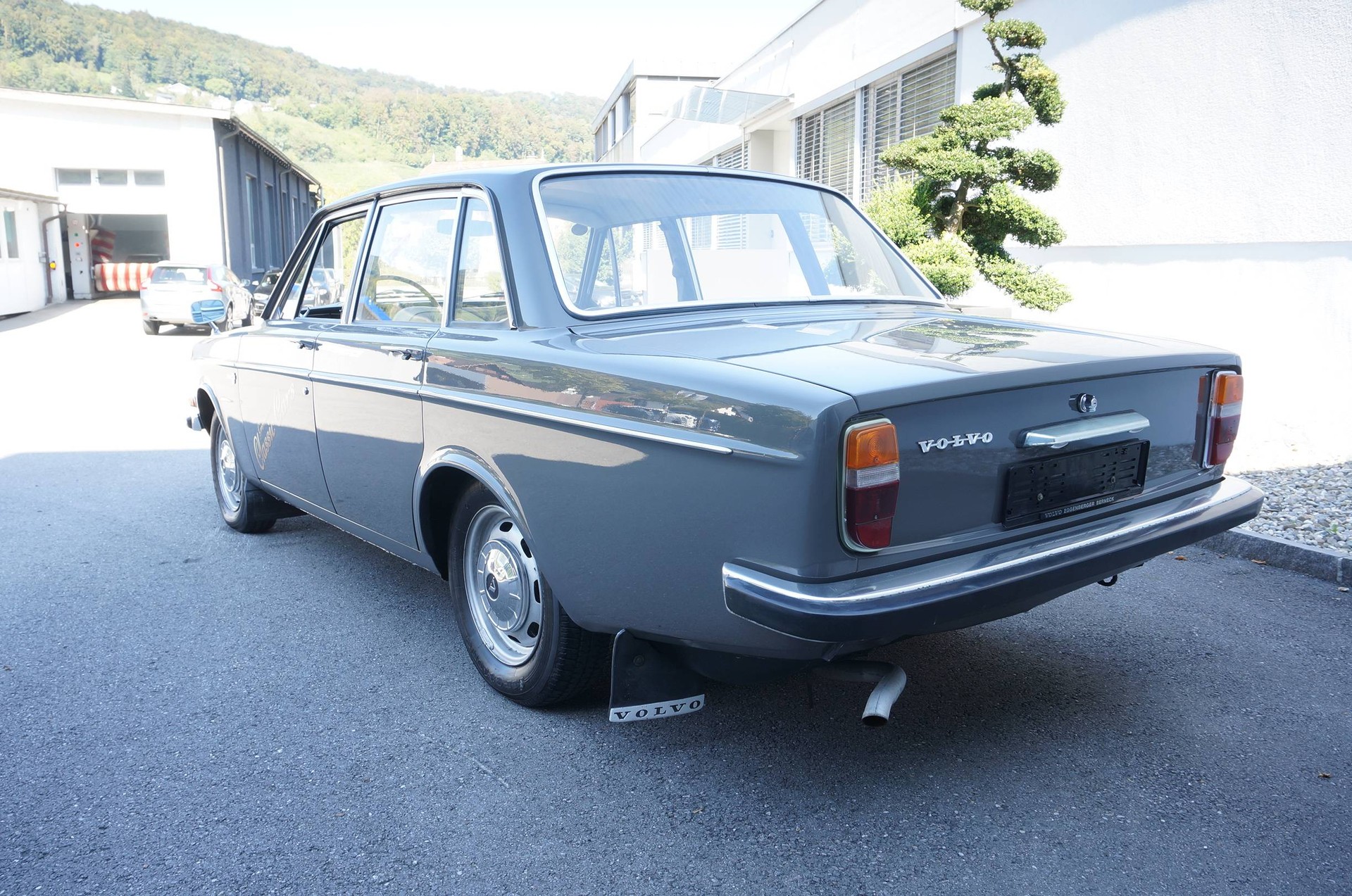 VOLVO 144S-image-2