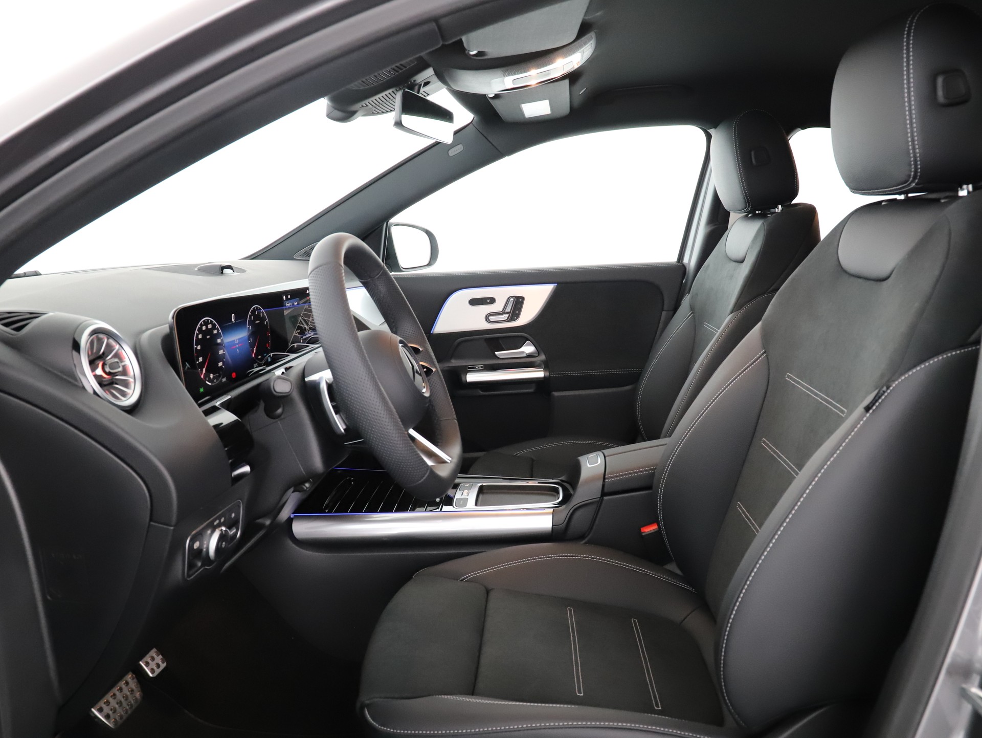 MERCEDES-BENZ GLA 200 Night Star 7G-D-image-8