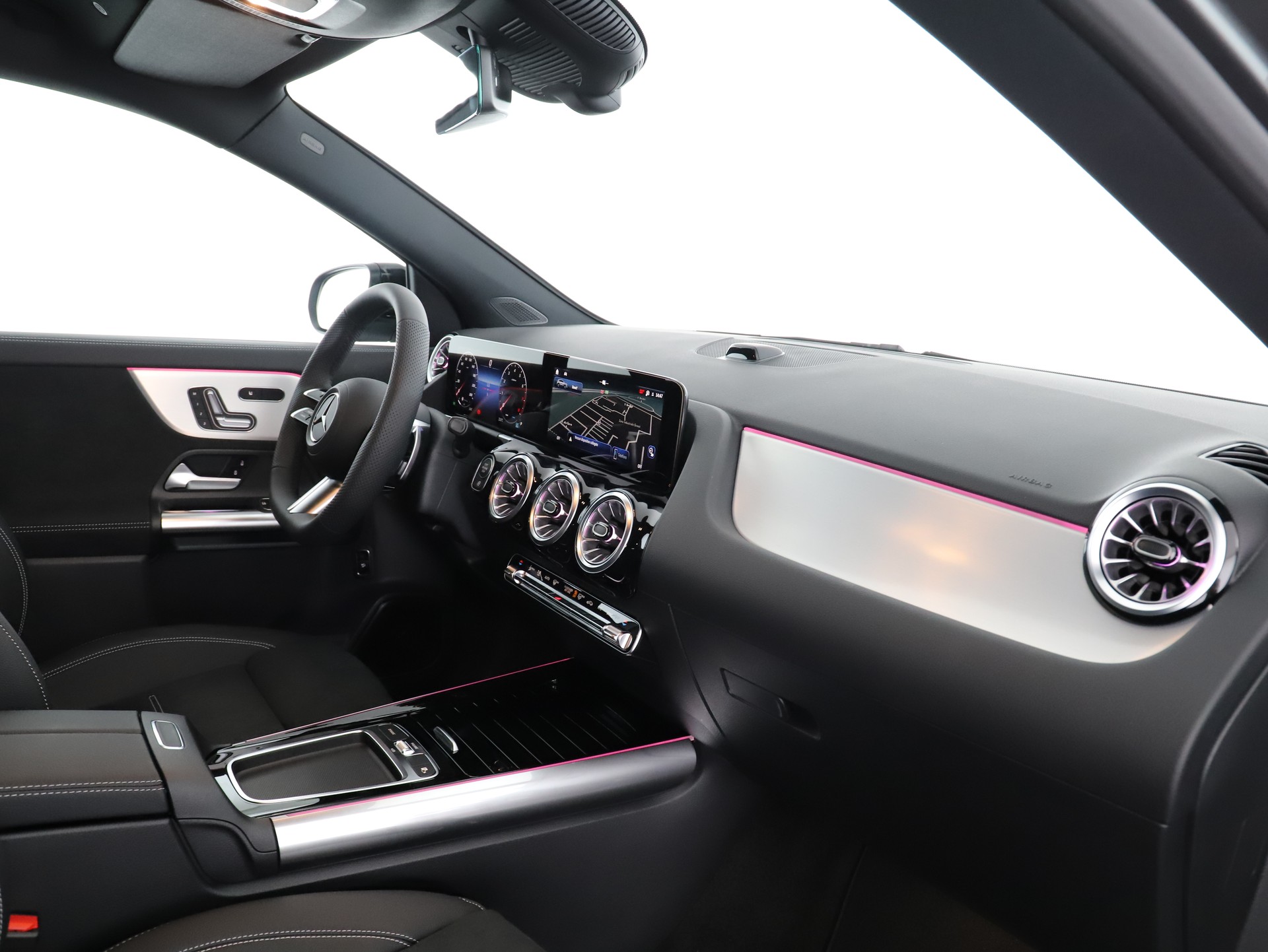 MERCEDES-BENZ GLA 200 Night Star 7G-D-image-10