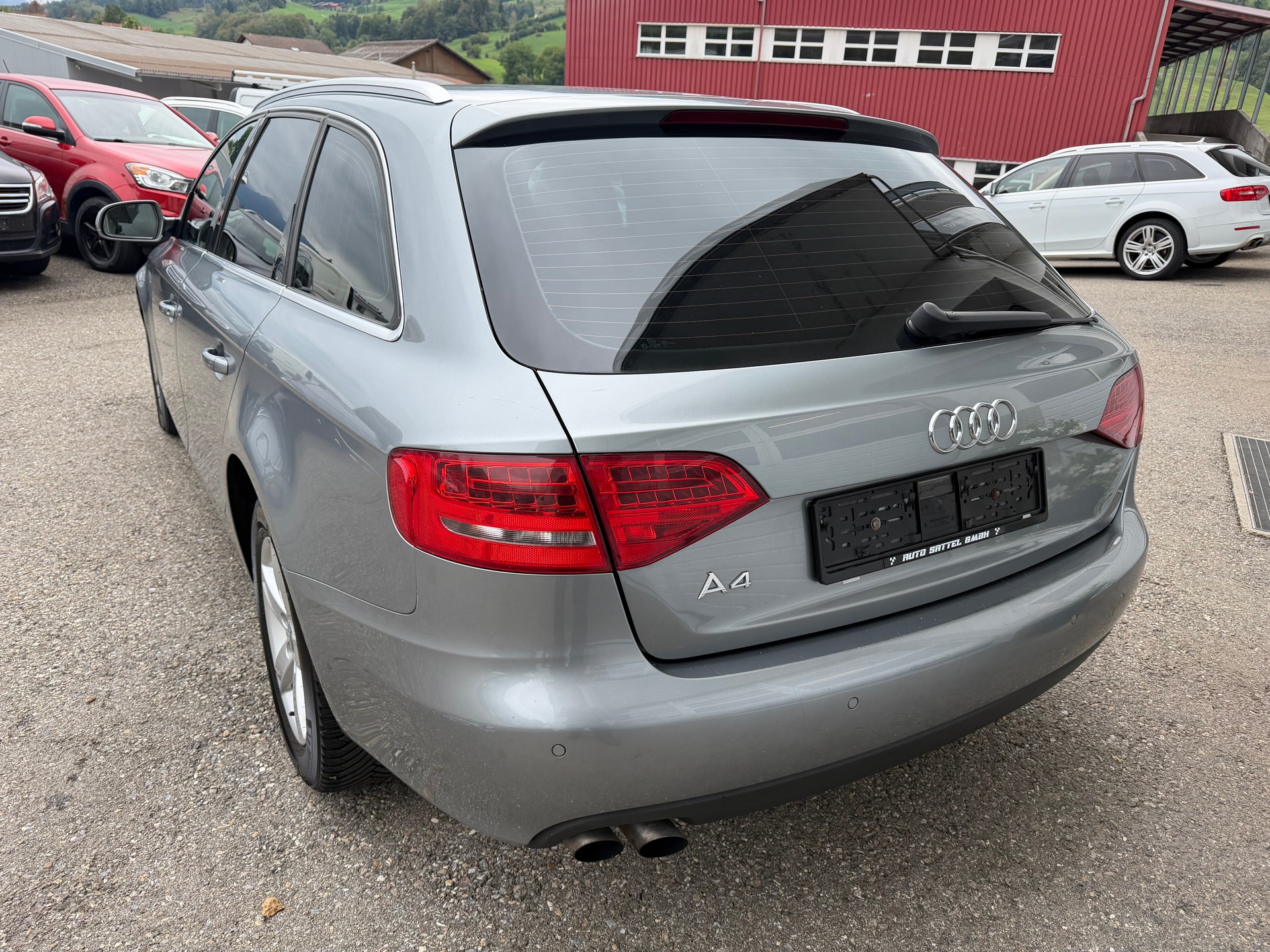 AUDI A4 Avant 1.8 TFSI multitronic-image-2