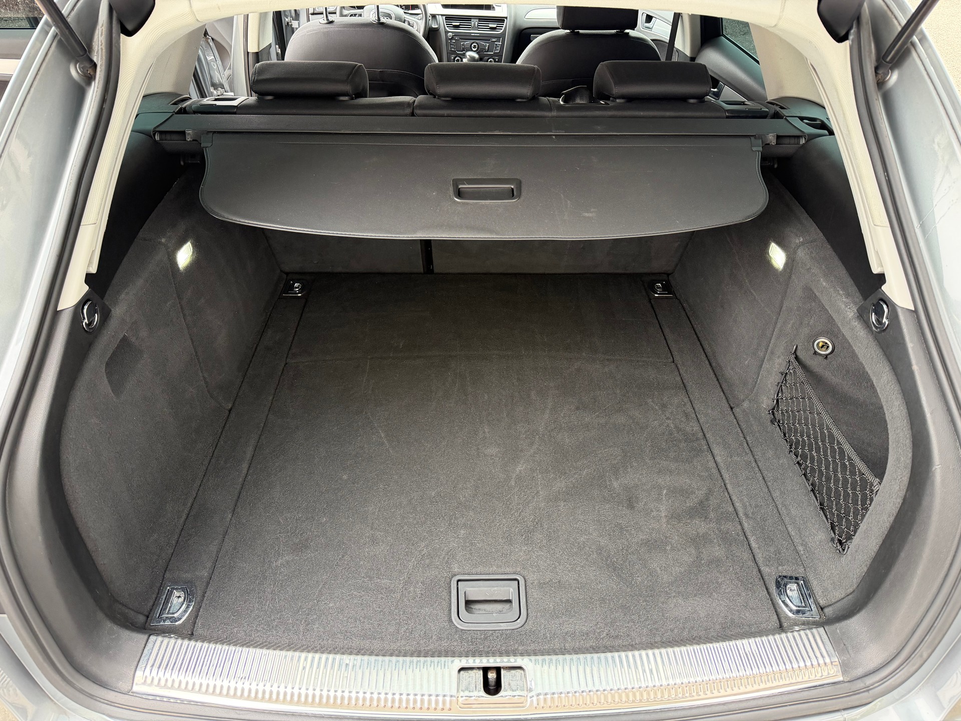 AUDI A4 Avant 1.8 TFSI multitronic-image-8